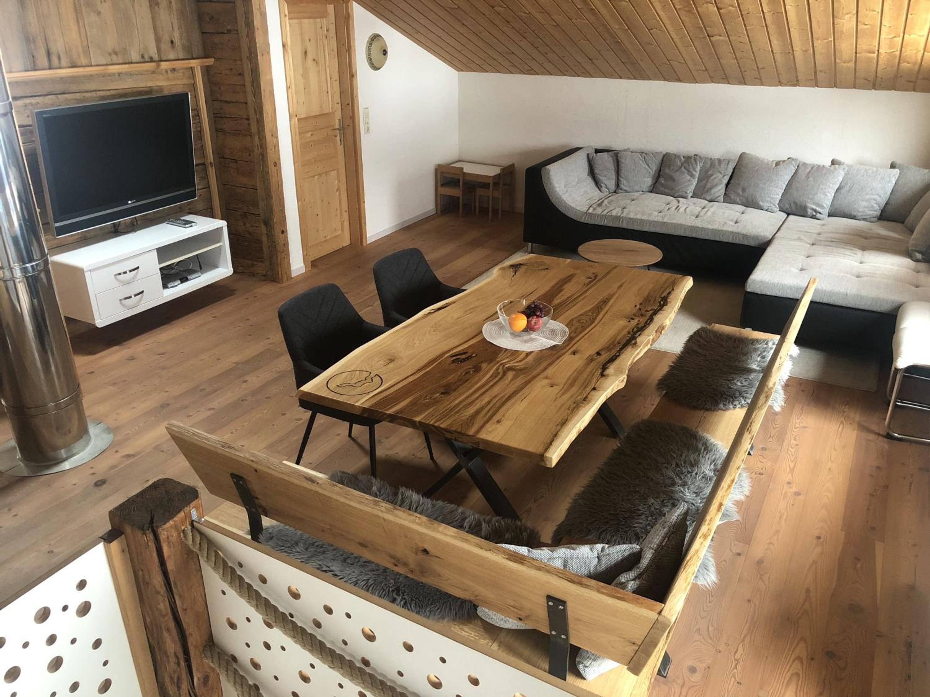 Uriges Alpen-Apartment Stefan Juen view 3