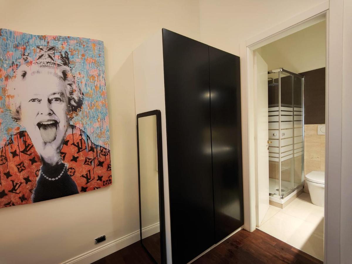 Designed Pop Apartment 2 Bedrooms, 2 Baths in Milan Center - WiFi, AC, steps from Subway M1 and M2, Central Station and Airport connected