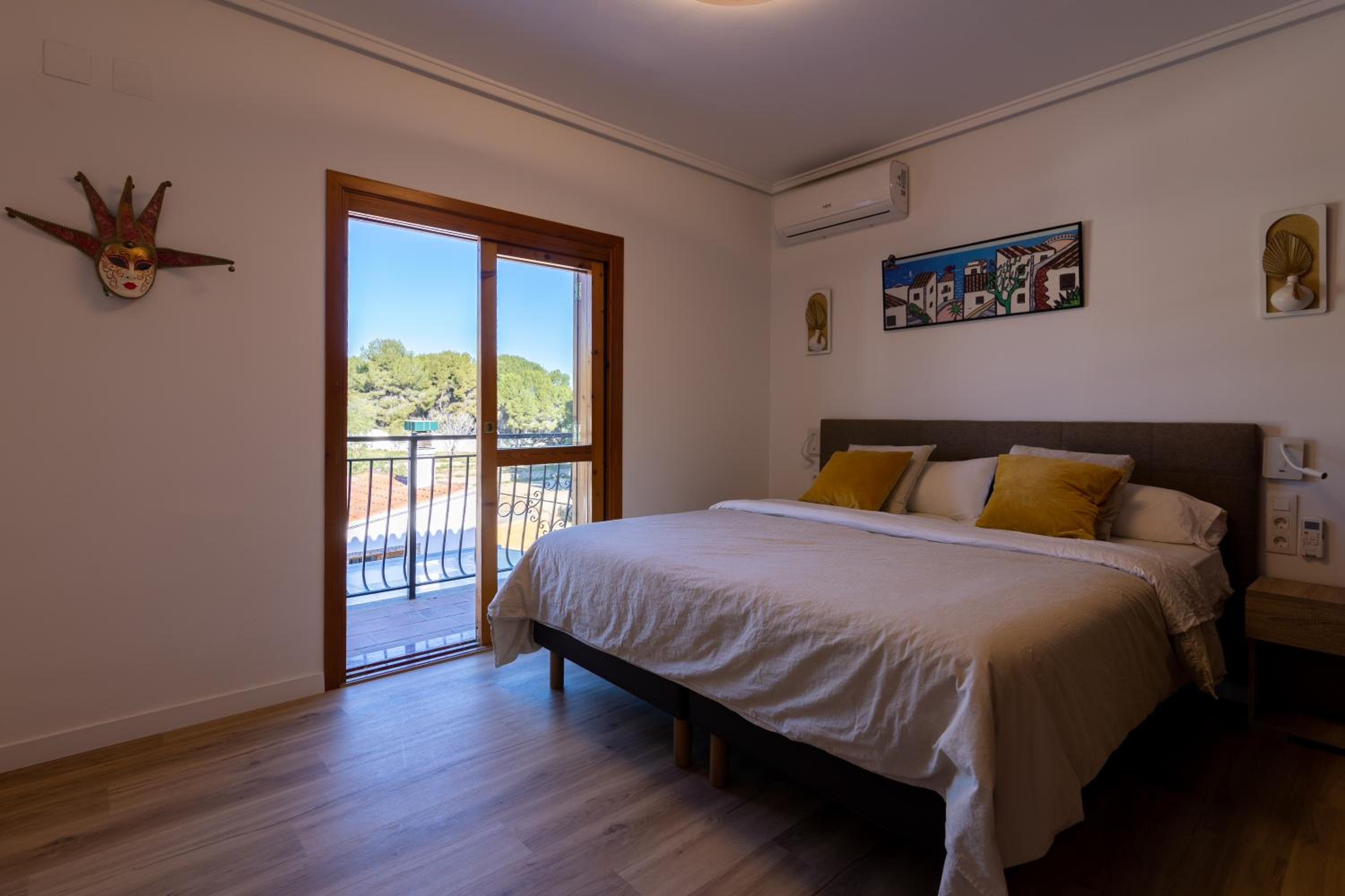 Villa Huerta 1 Manises, jacuzzi, sauna, piscina view 2