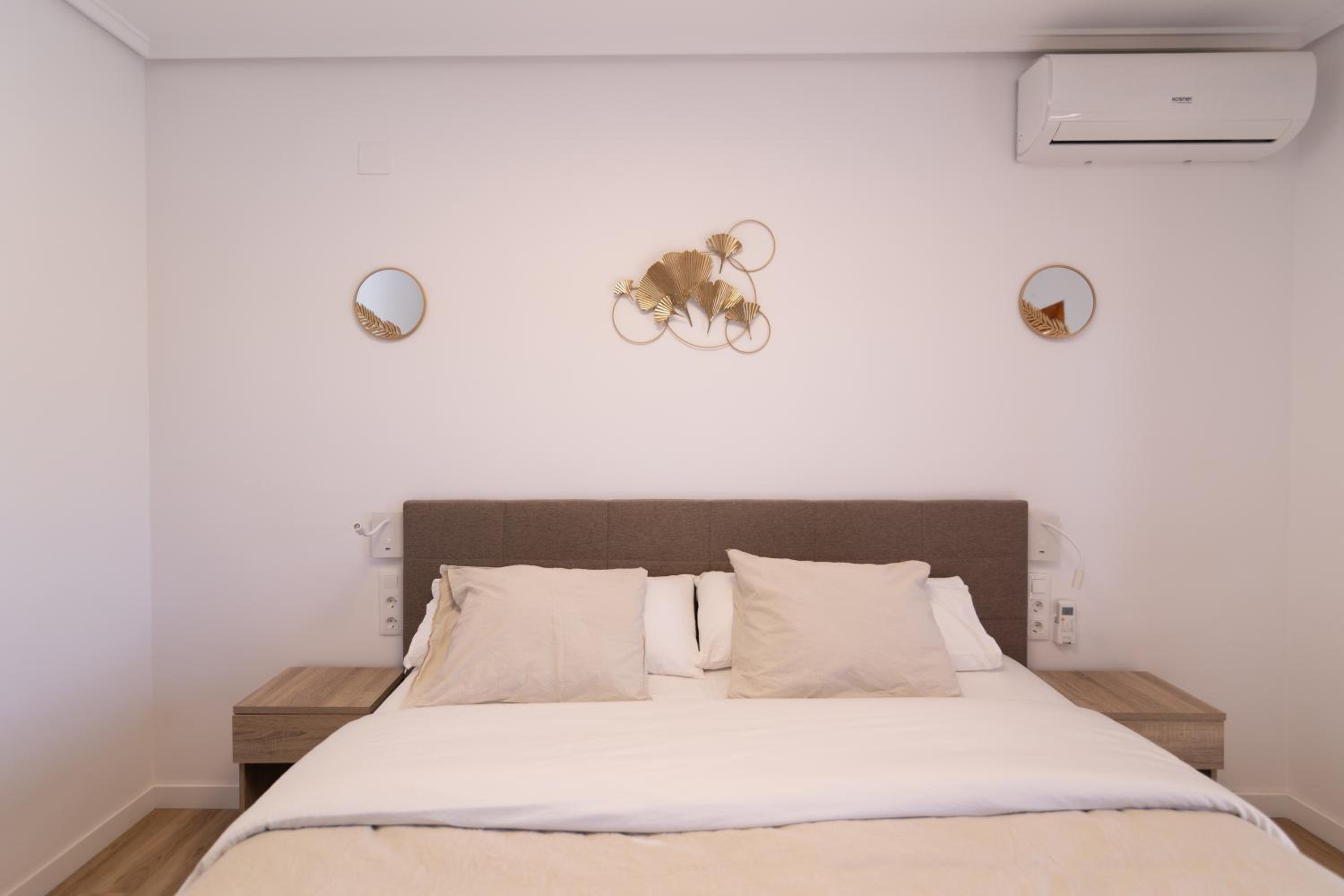 Villa Huerta 1 Manises, jacuzzi, sauna, piscina view 3