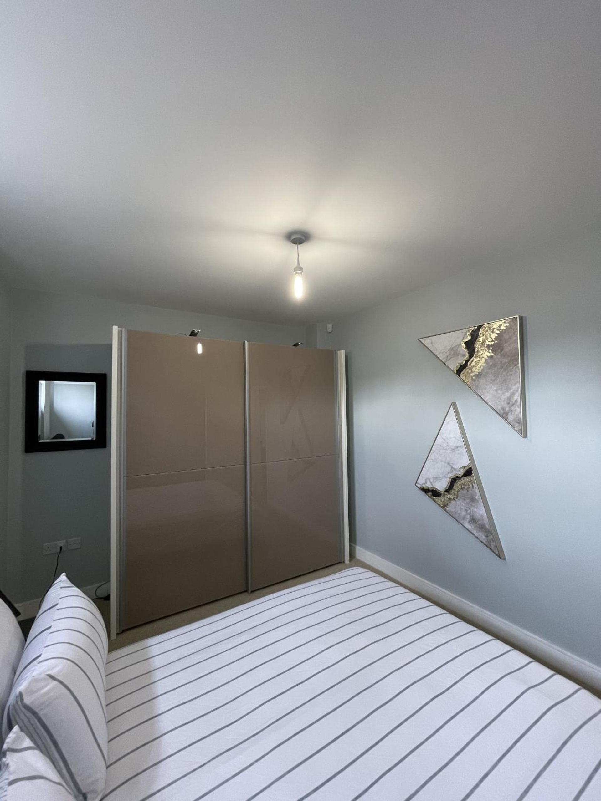 Luxury Private House, Sky TV, Netflix & Free Parking view 5