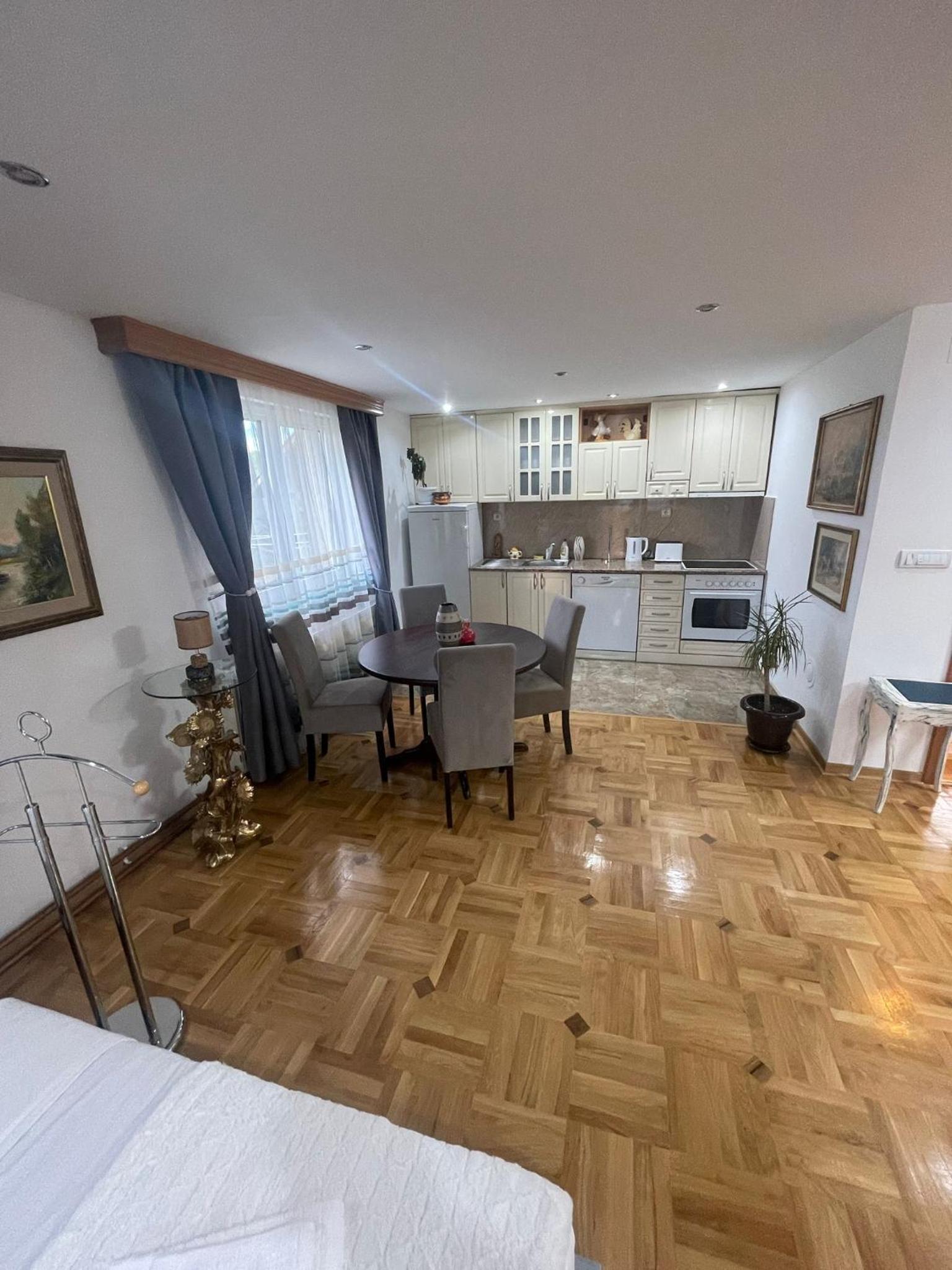 Petrov konak - apartman Aleksandra view 4