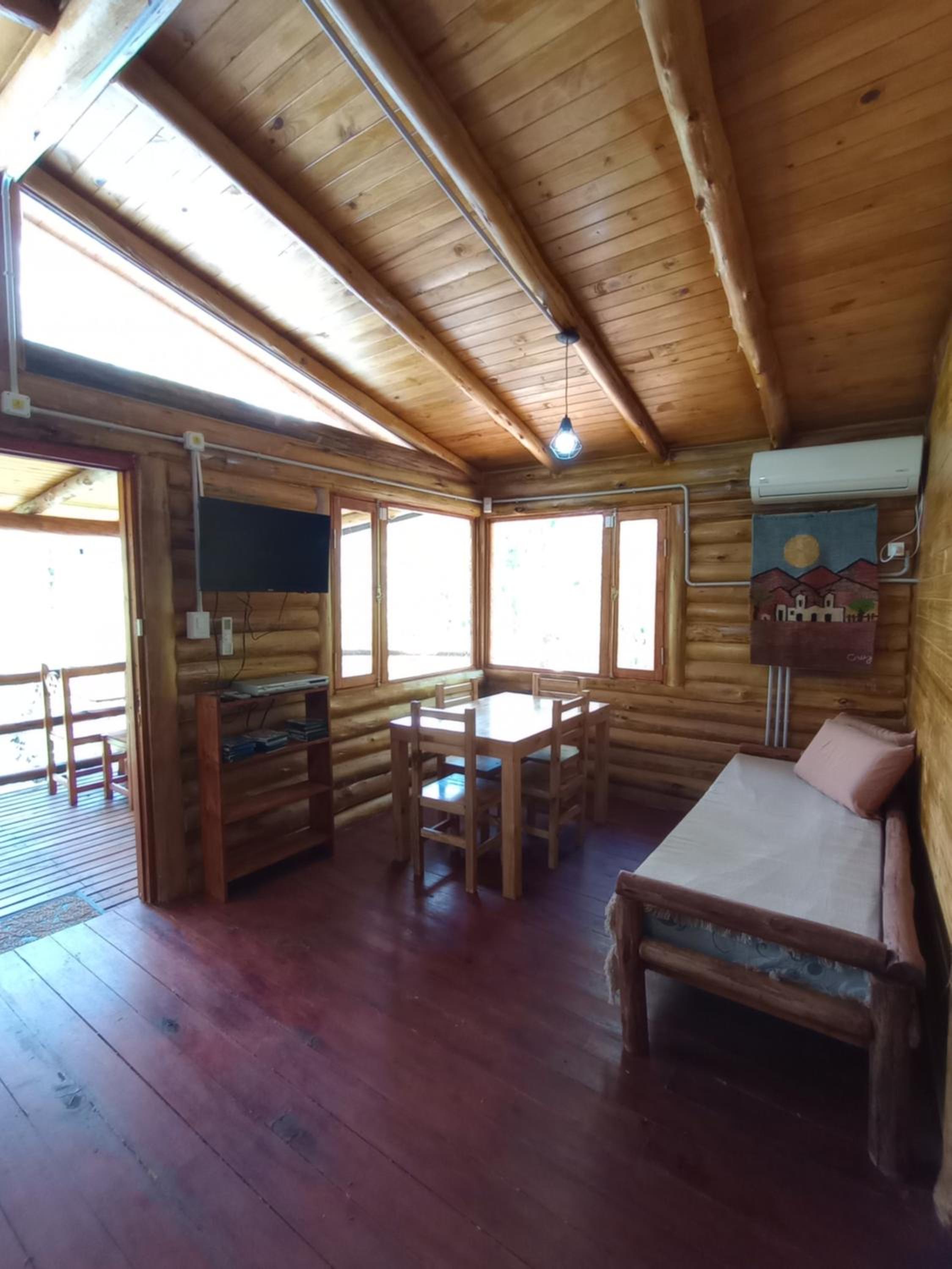 Cabaña La Isla II, en La Isla, Comuna de la Paisanita, a 8 kilómetros de Alta Gracia