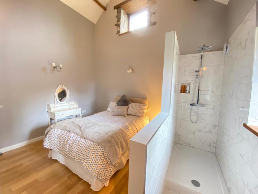 Heronston Barn Cottage view 4