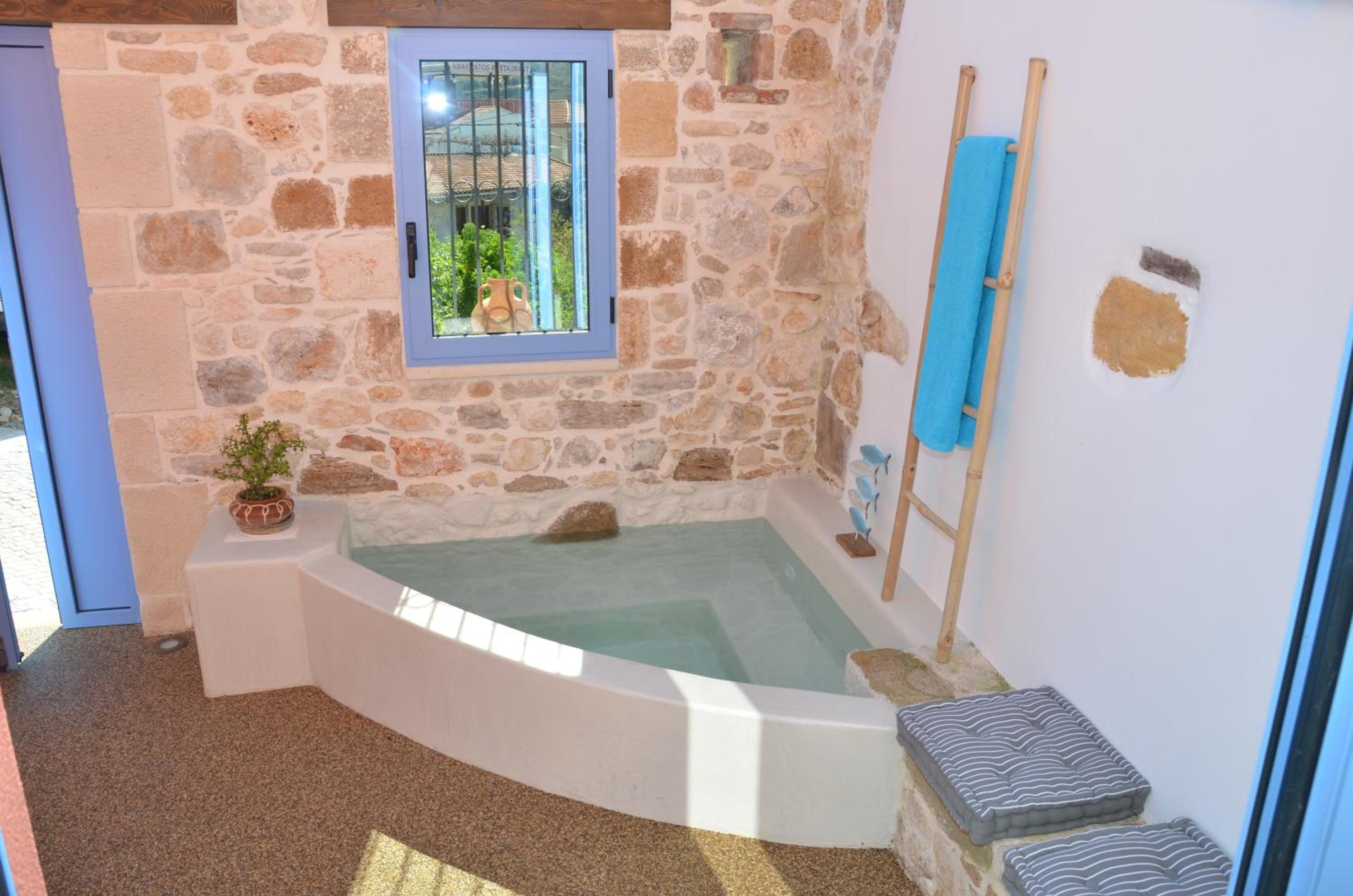 Mouse House with Sea View and Mini Pool view 4