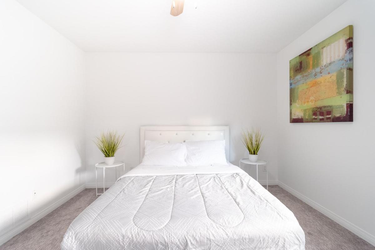 Spacious & Modern by the Beach