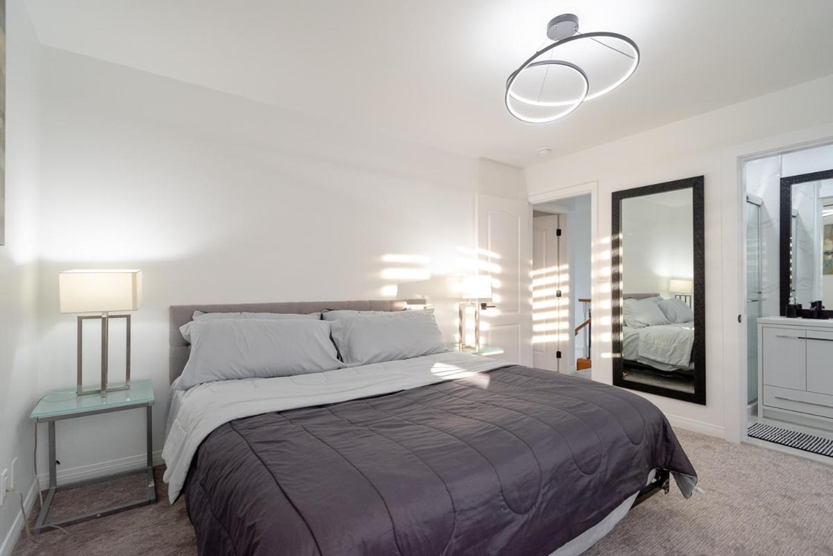 Spacious & Modern by the Beach