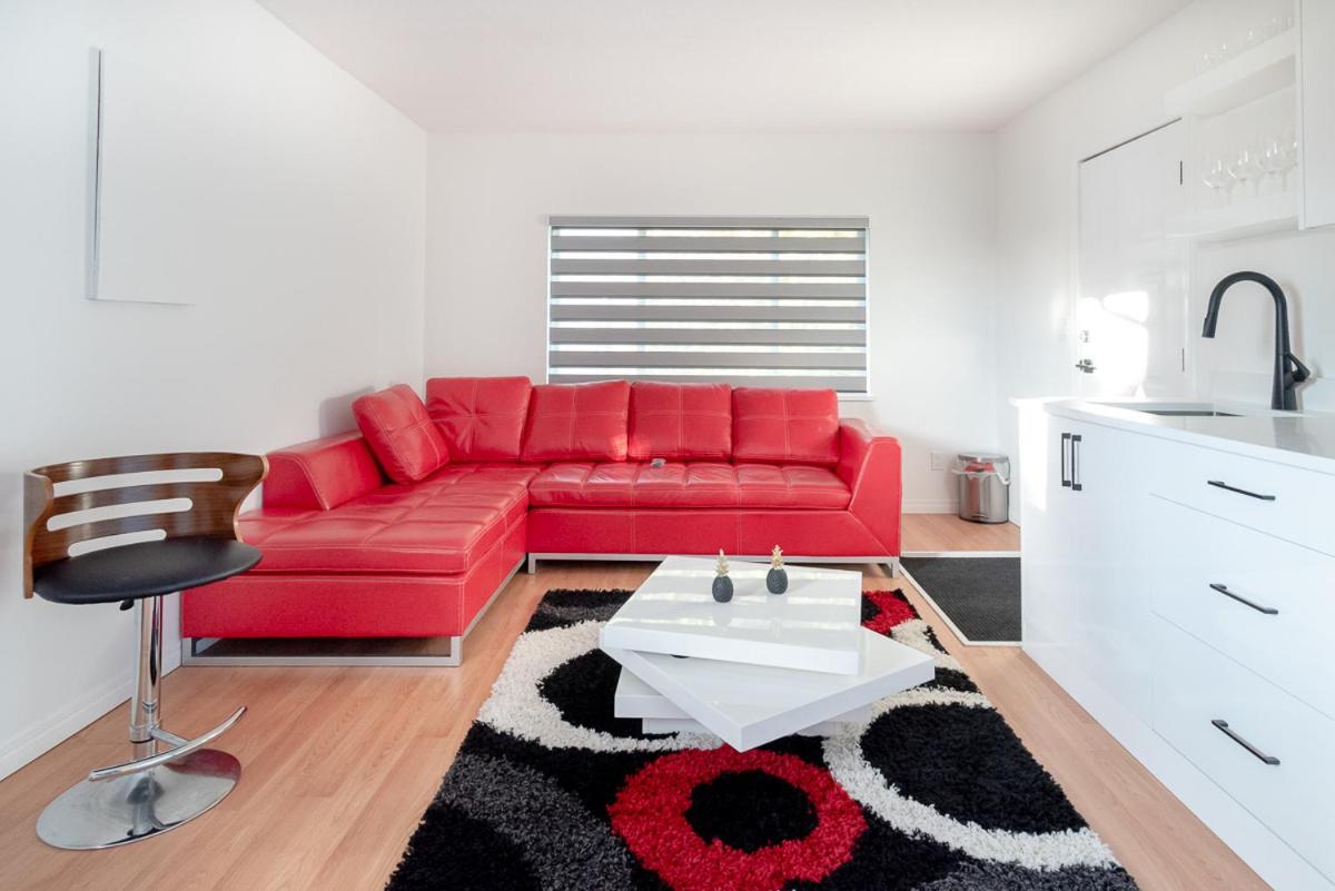Spacious & Modern by the Beach