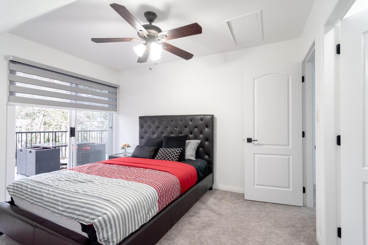Spacious & Modern by the Beach