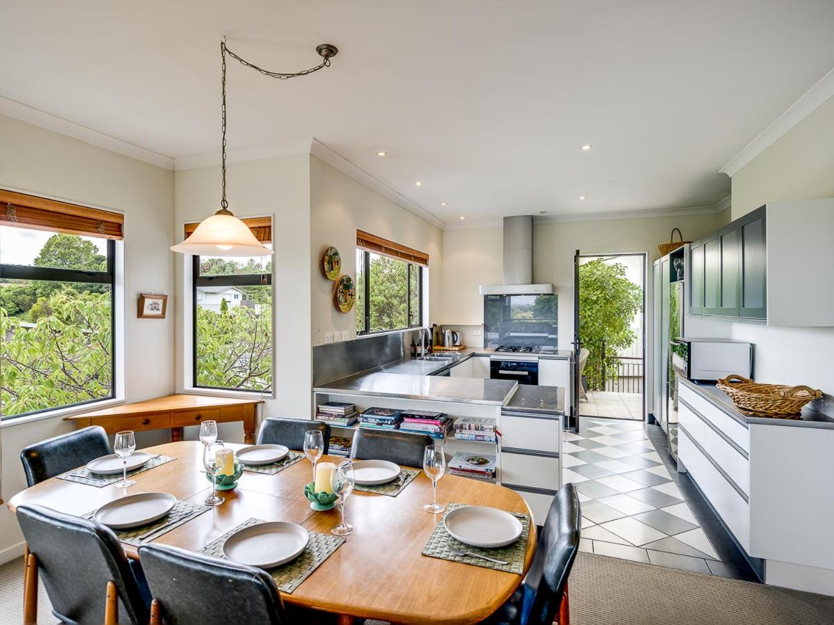 Busby Hill Villa - Havelock North Holiday Home view 3