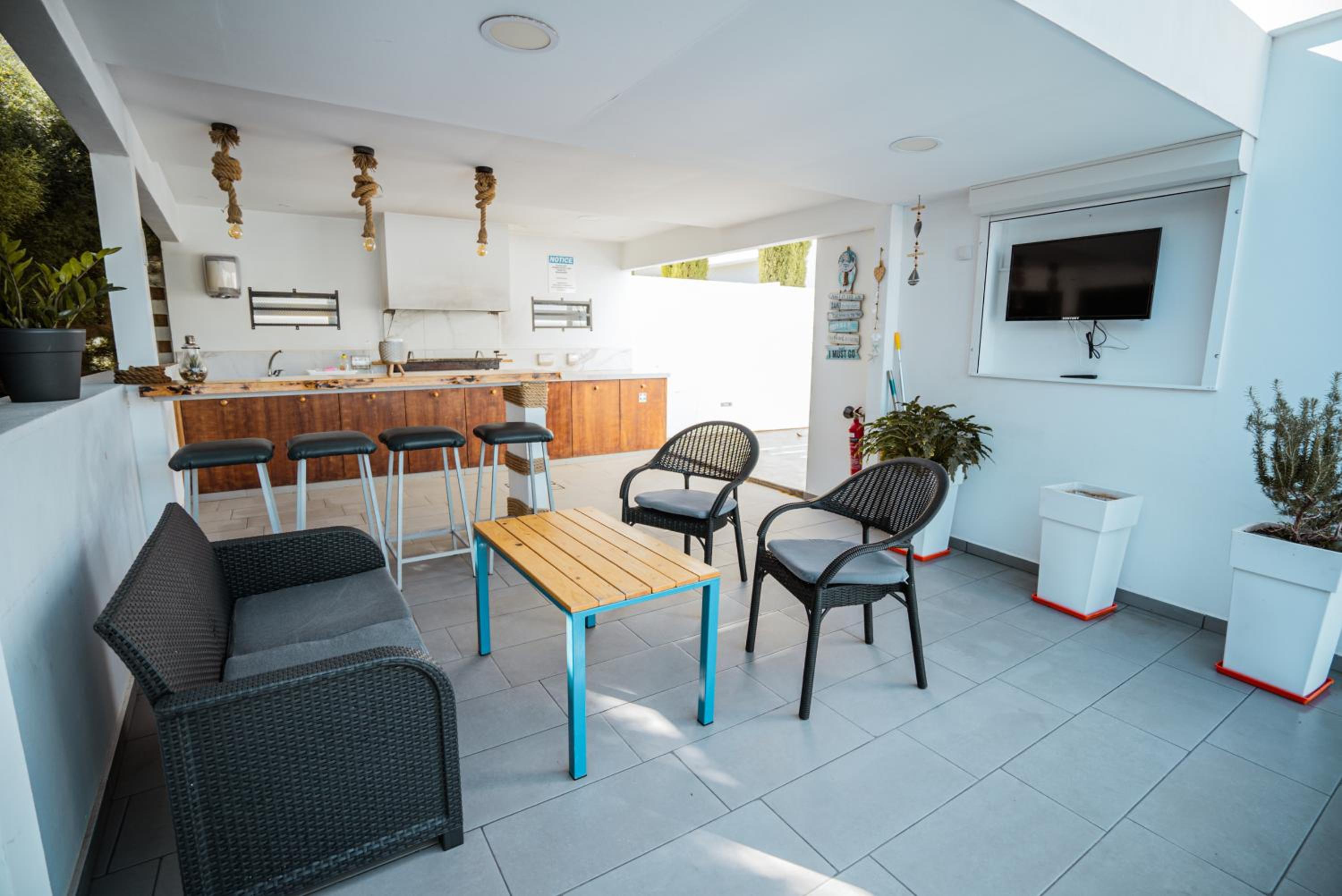 Tsolias Apartments