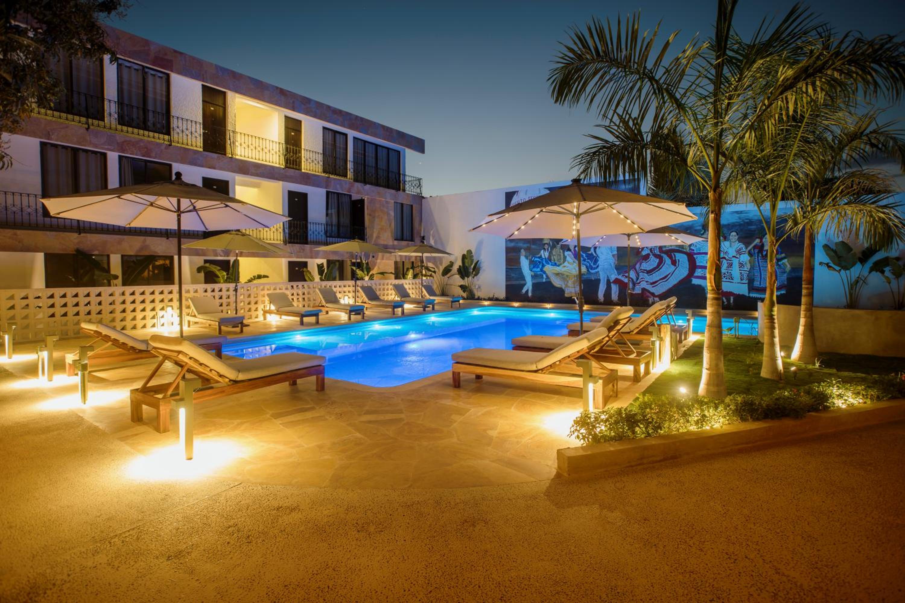 Hotel Camino Del Sol - Image 1