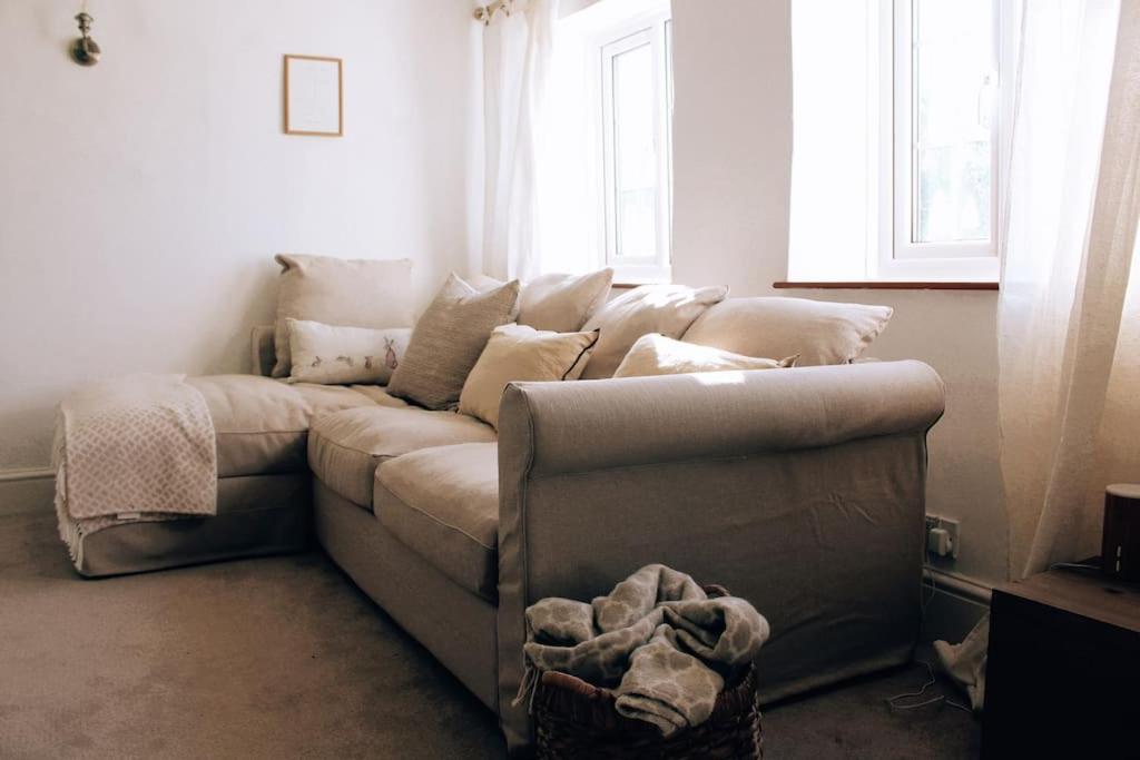 Pump Cottage - Cosy Herefordshire Cottage view 2