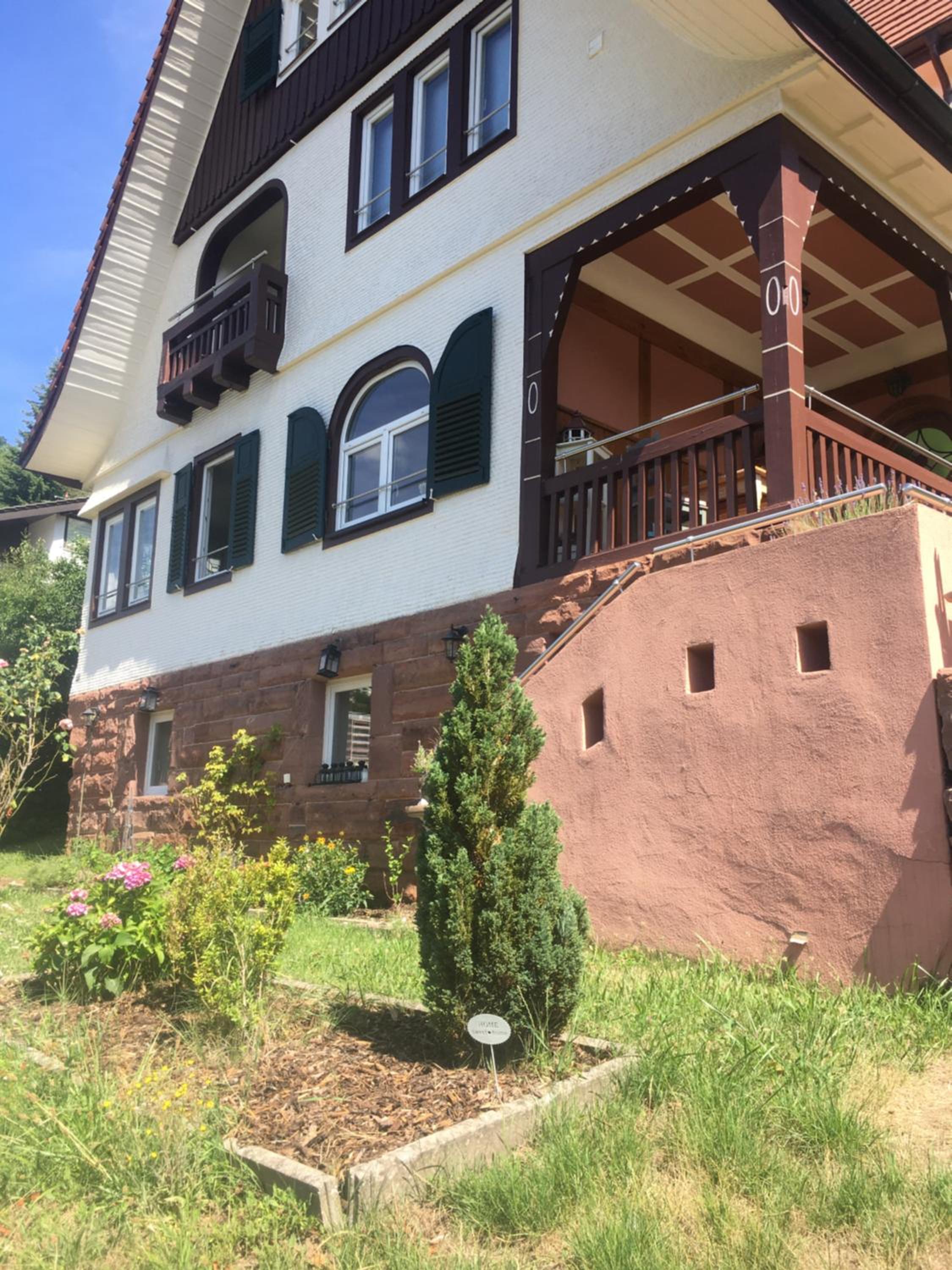 Familienglück im Schwarzwaldhaus mit Schlossblick