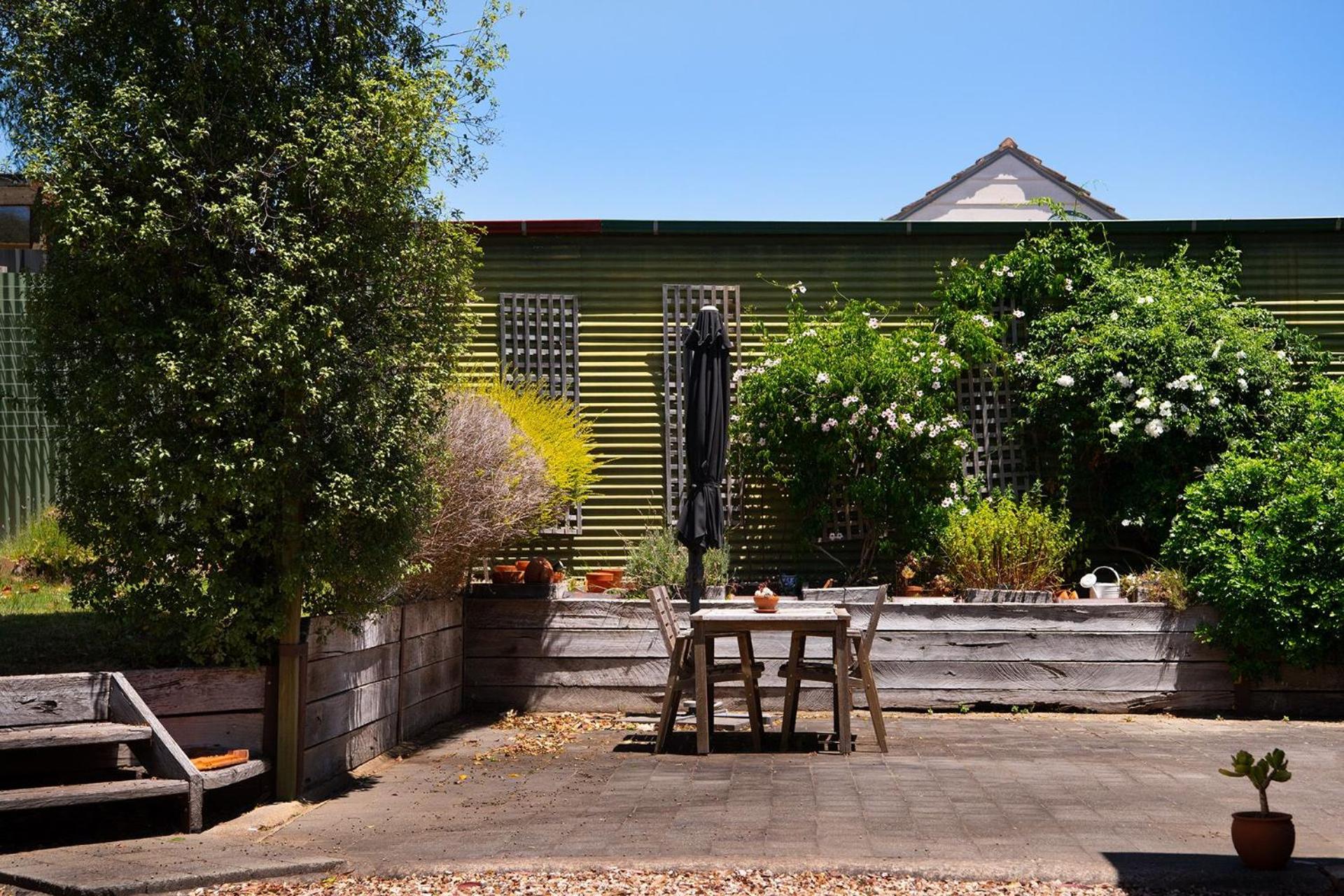 The Bach- dog friendly with lovely bush views