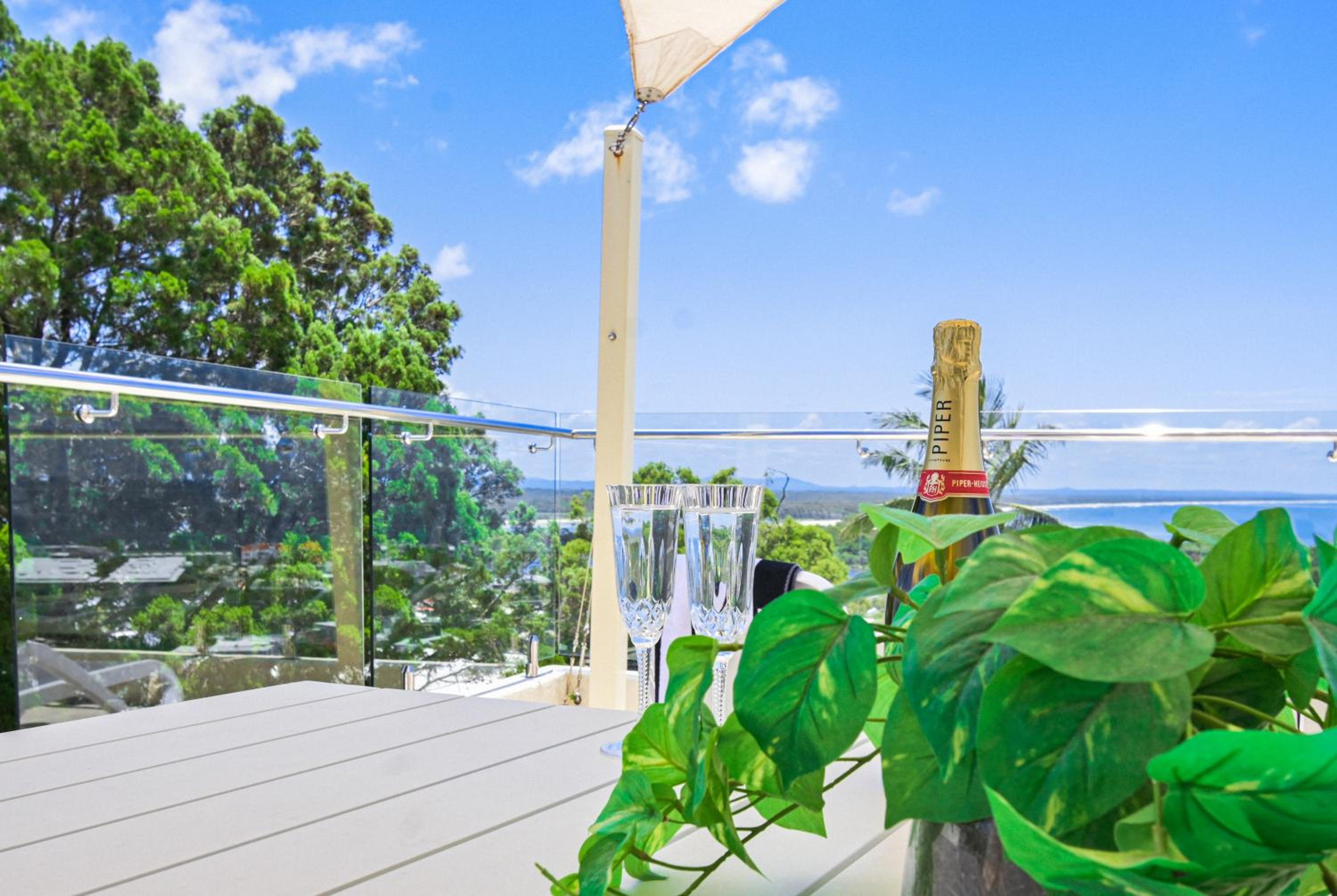 Noosa Crest Penthouse 40 - Private Rooftop Pool