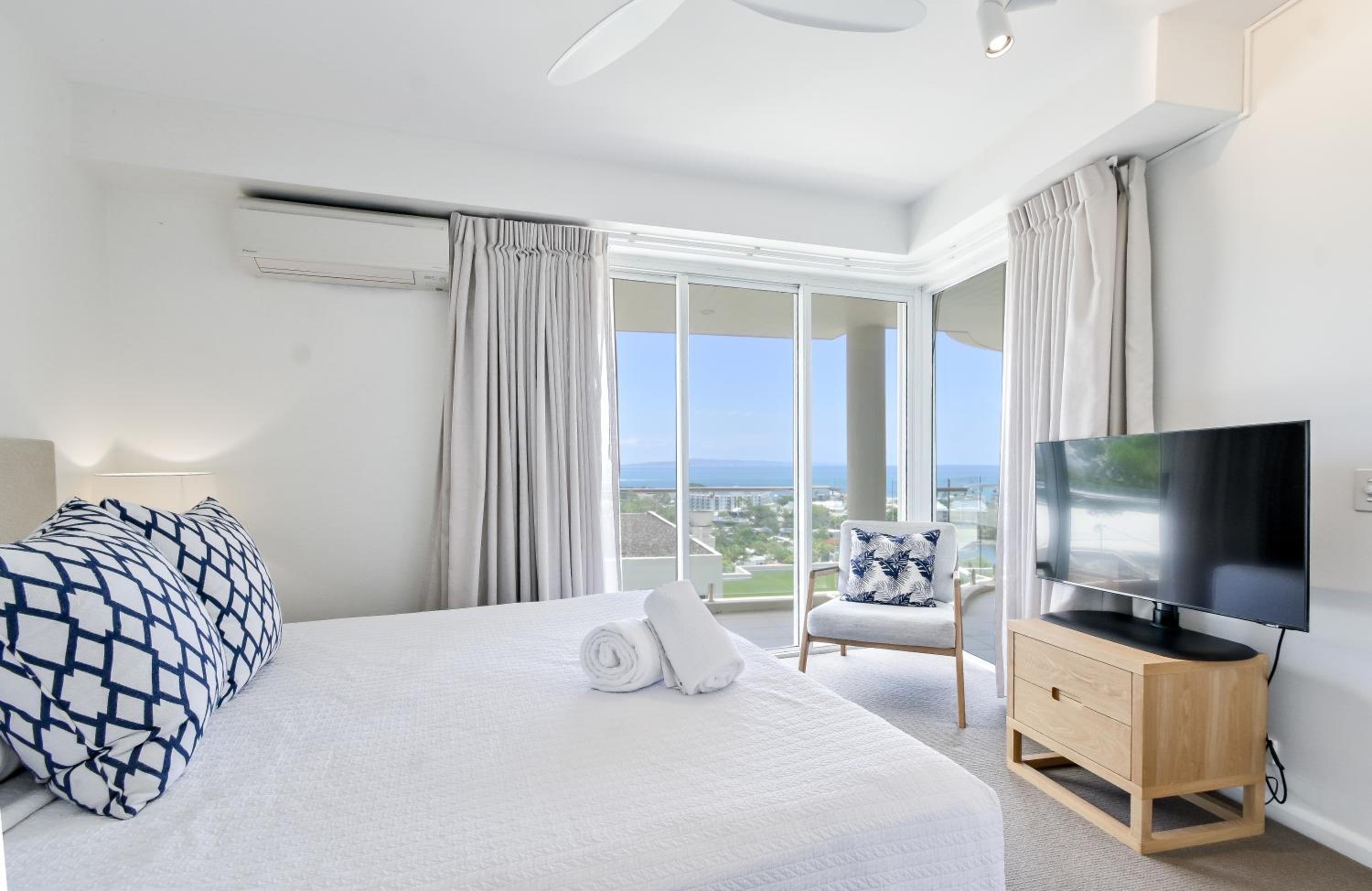Noosa Crest Penthouse 40 - Private Rooftop Pool
