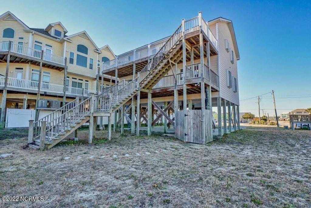 Beautiful 4 bed 3 bath beach cottage with wonderful ocean views view 4