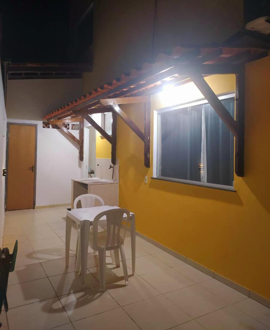 Casa Amarela na Praia de Guaibim-Taquari