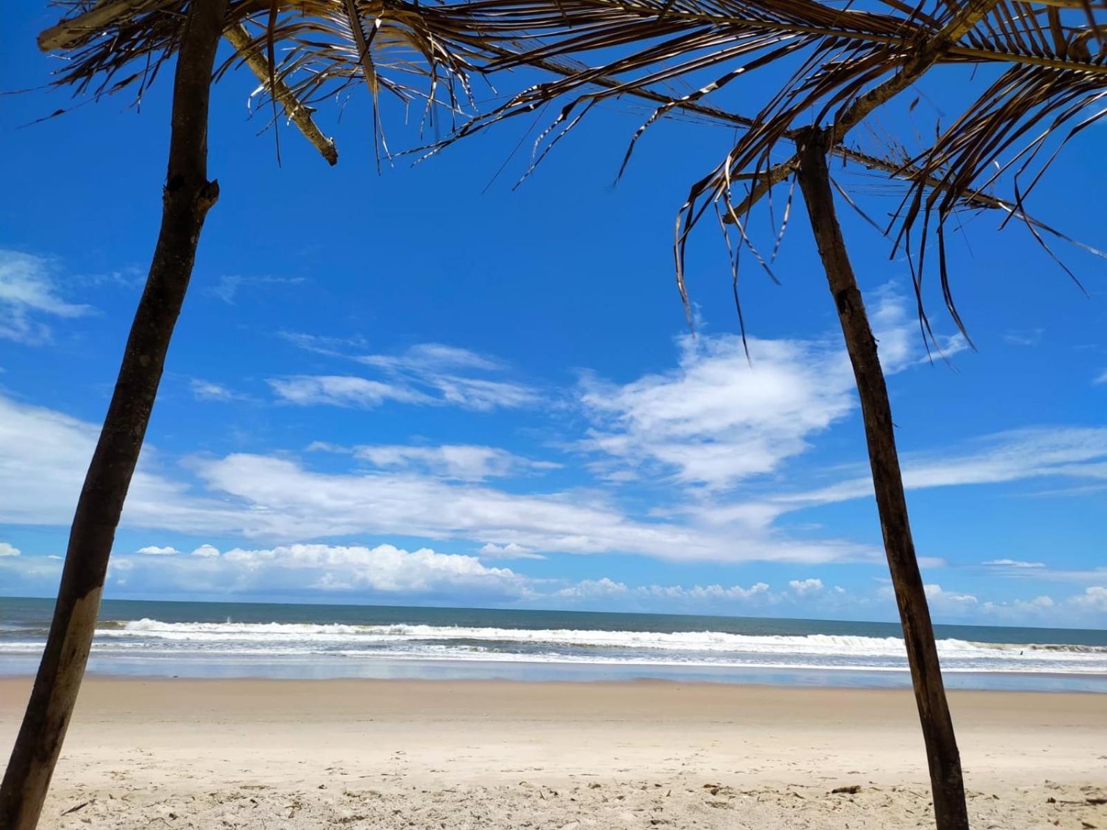Casa Amarela na Praia de Guaibim-Taquari