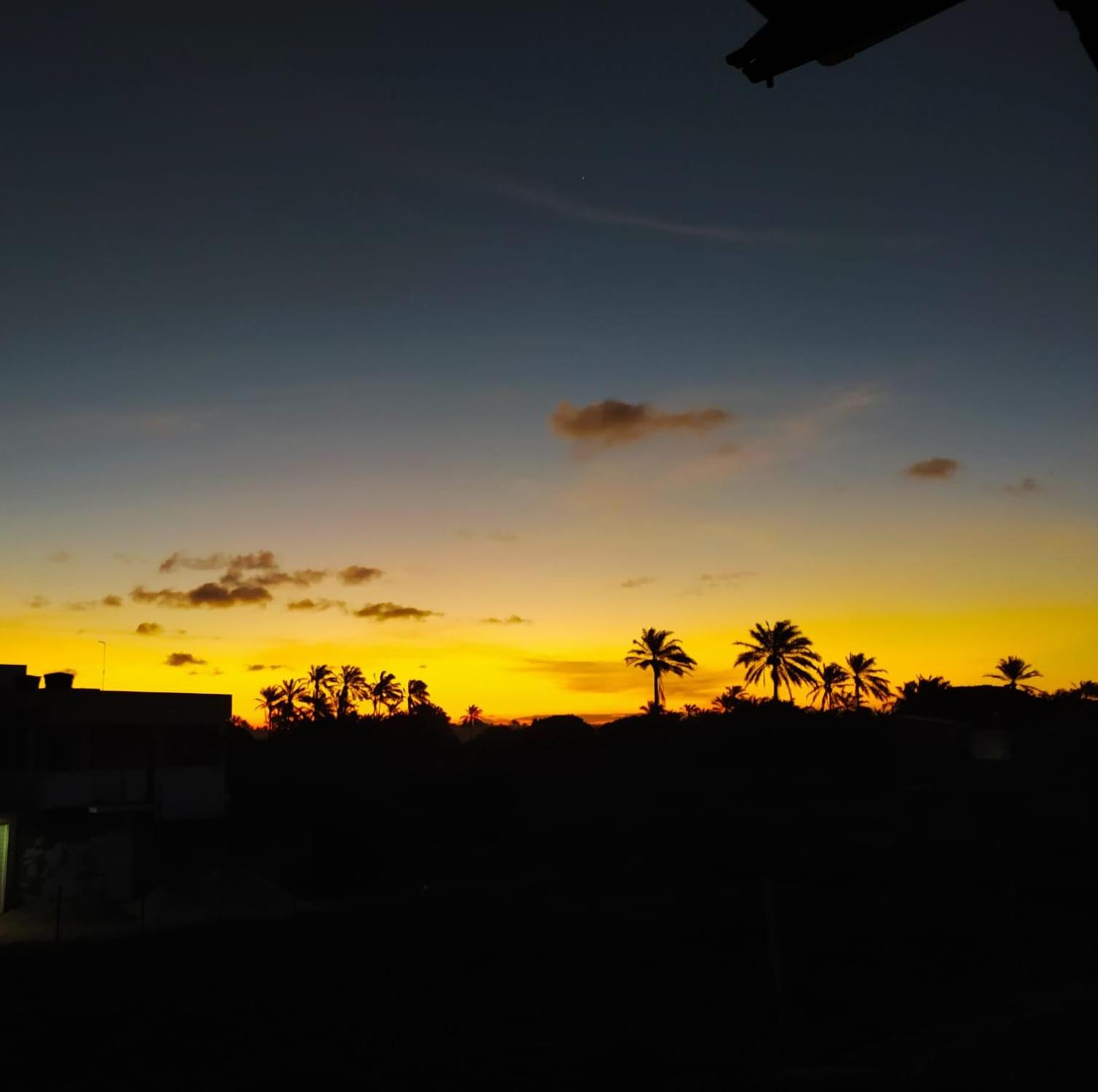 Casa Amarela na Praia de Guaibim-Taquari