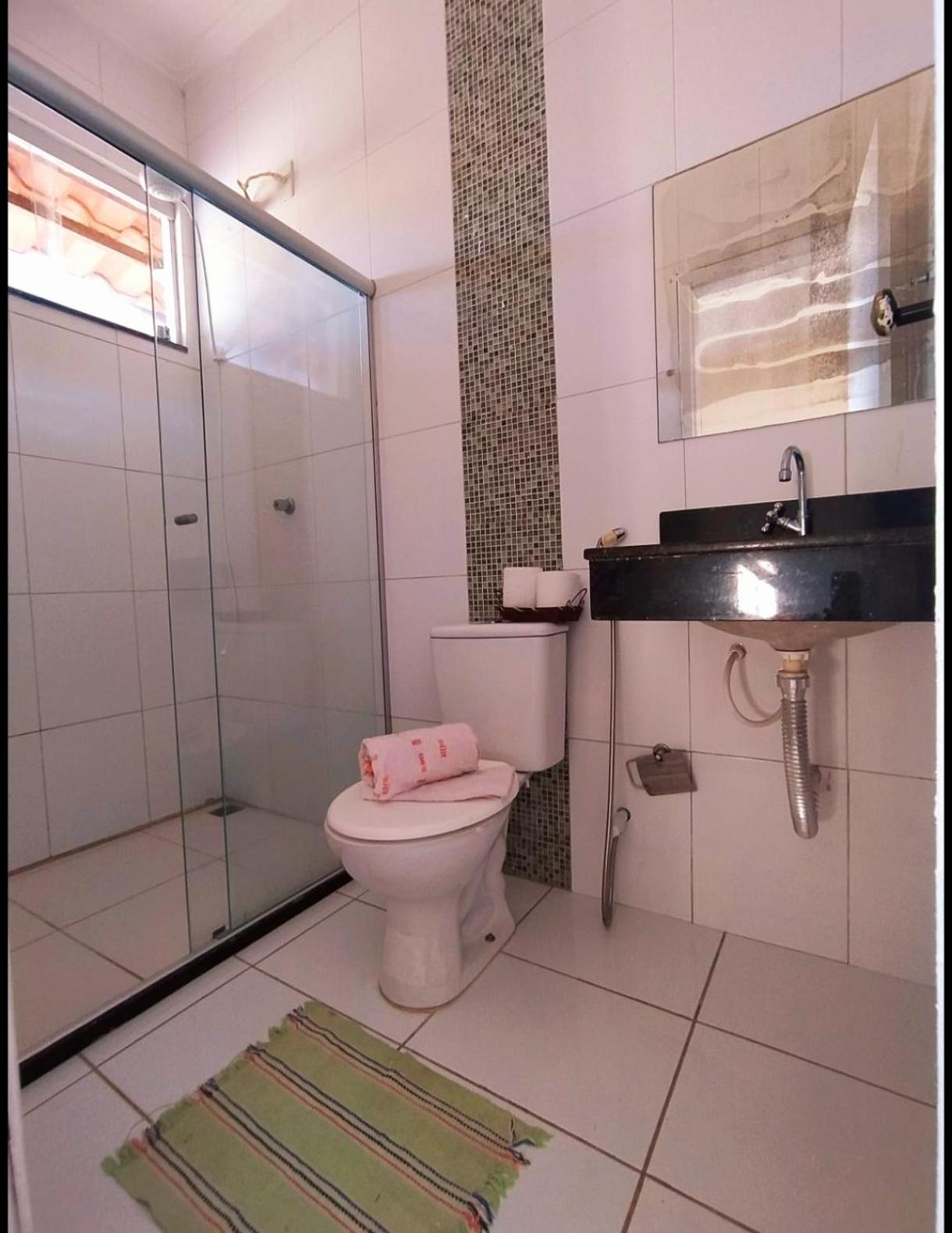 Casa Amarela na Praia de Guaibim-Taquari