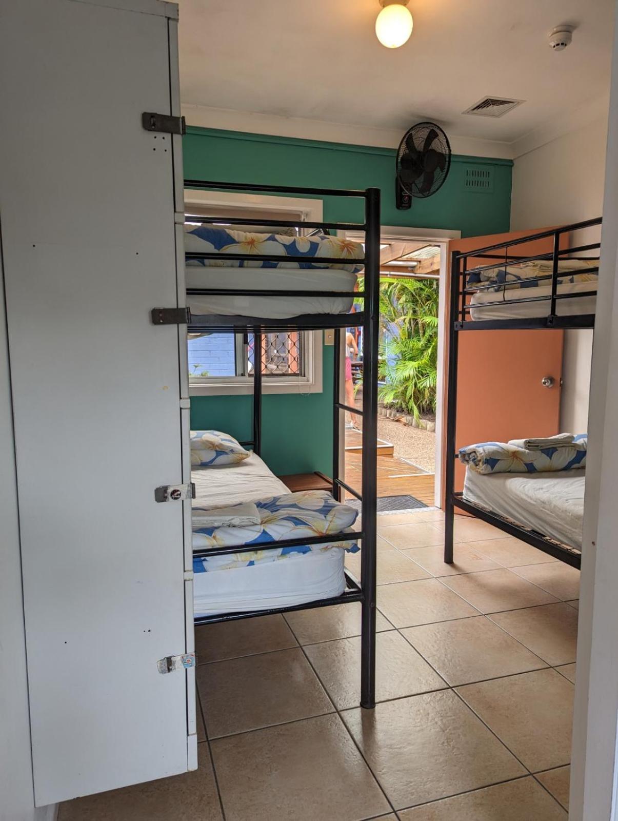 Ozzie Pozzie Backpackers