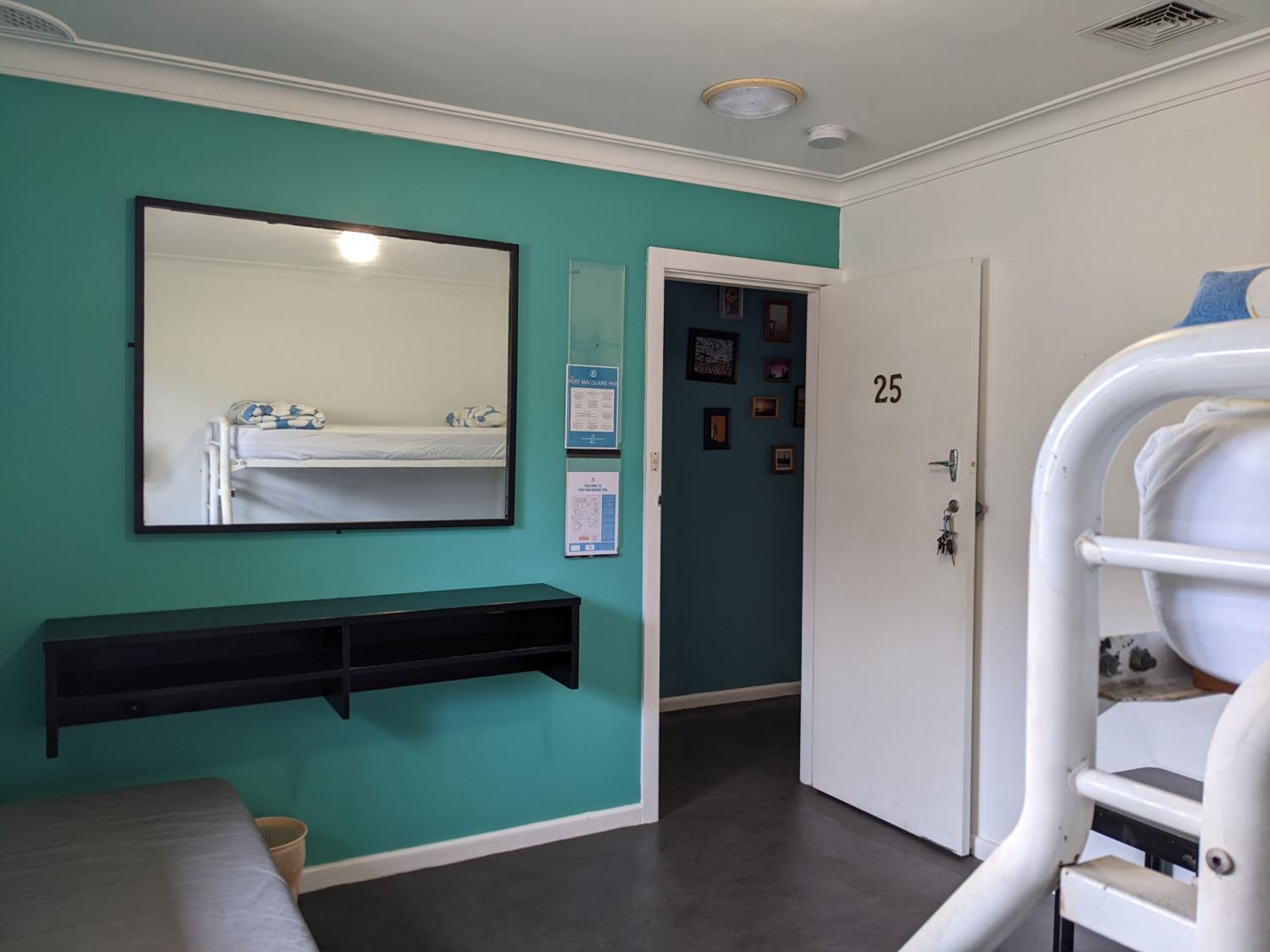 Ozzie Pozzie Backpackers