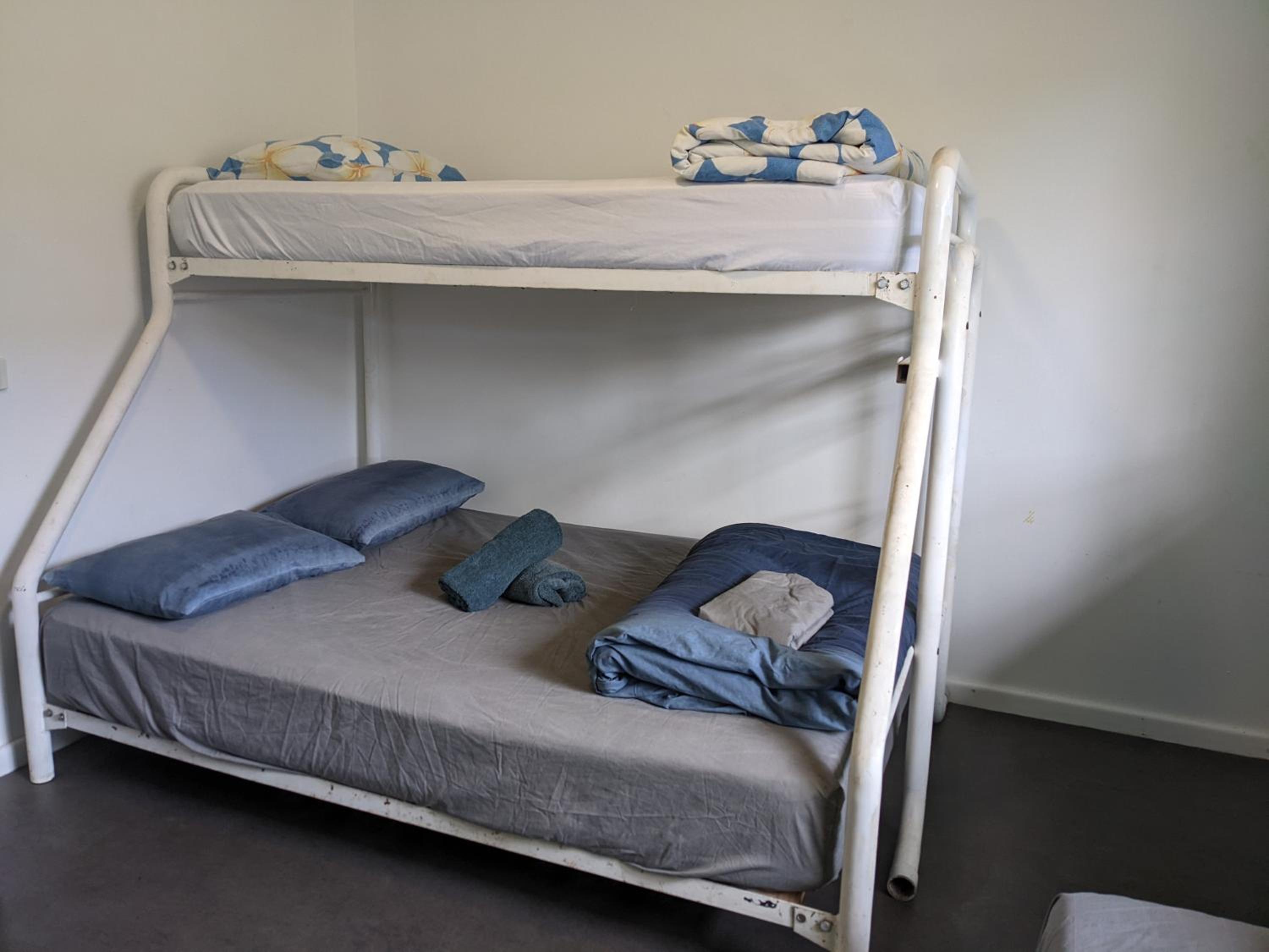 Ozzie Pozzie Backpackers