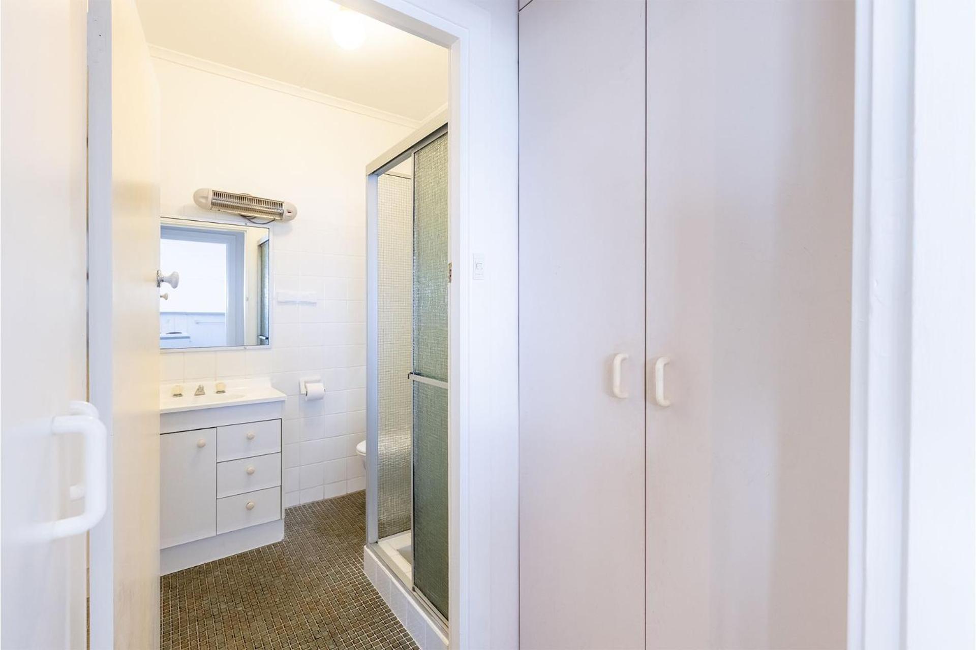 Bayside, 1,21 Victoria Parade - Unit with unbeatable water views and location