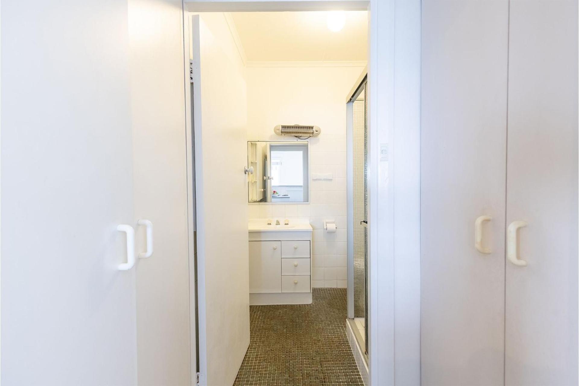 Bayside, 1,21 Victoria Parade - Unit with unbeatable water views and location