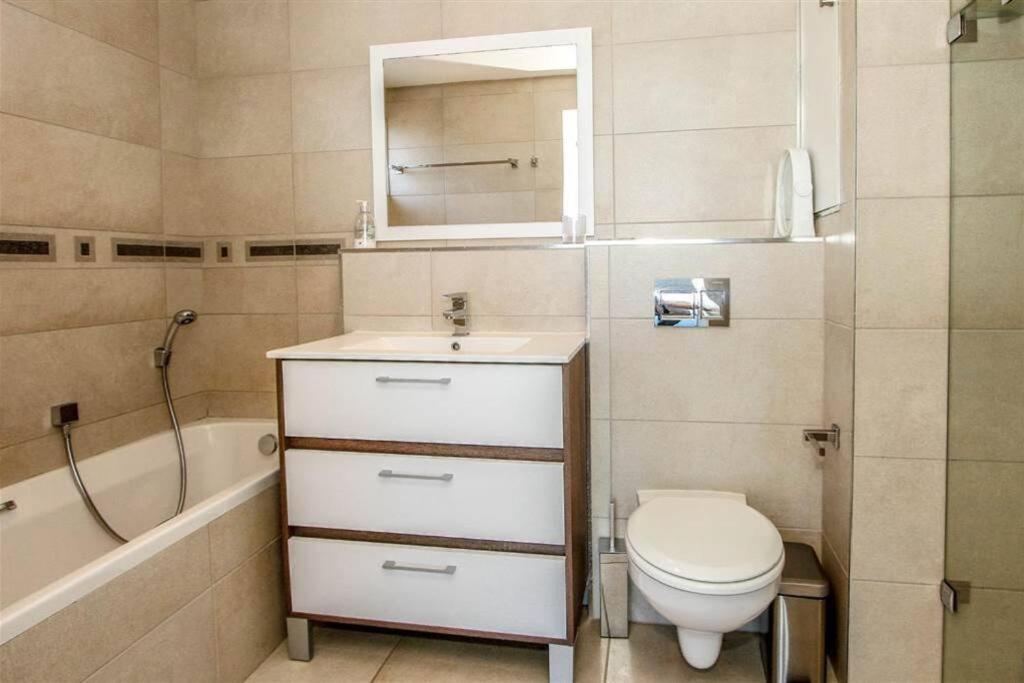 601 The Bermudas 3 bedroom beachfront Umhlanga Rocks view 3