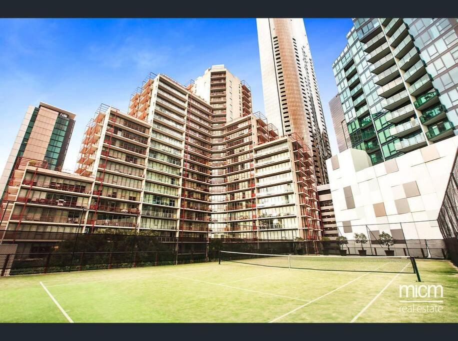 RiverView Spacious 3BR2Bath2Car WifiPoolGym Crown