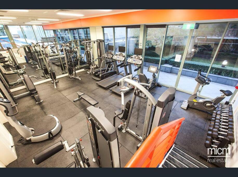RiverView Spacious 3BR2Bath2Car WifiPoolGym Crown