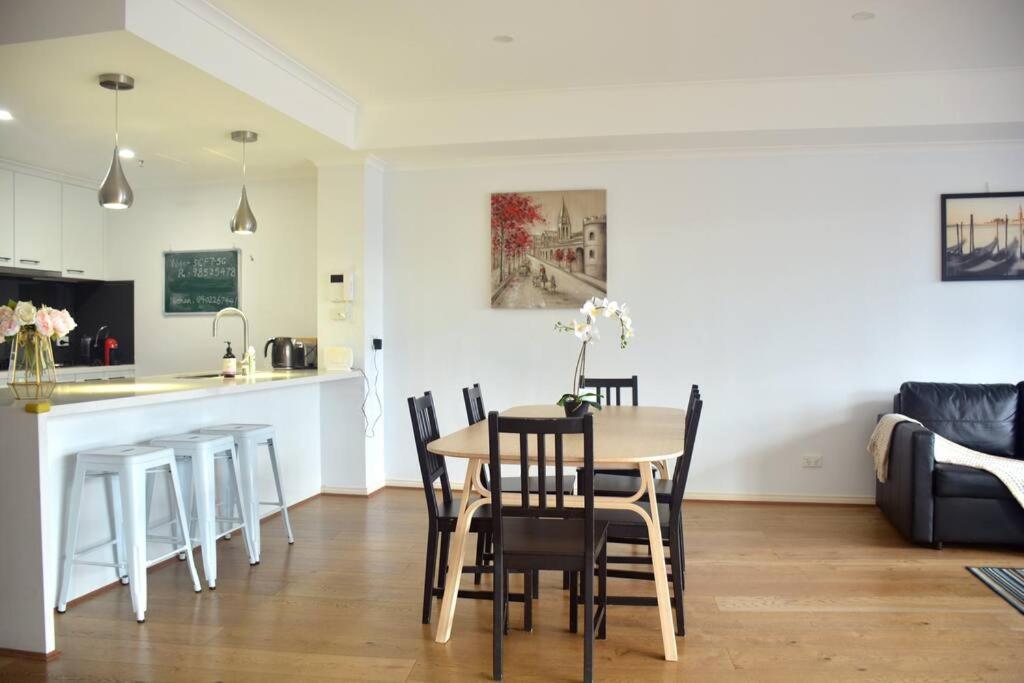RiverView Spacious 3BR2Bath2Car WifiPoolGym Crown