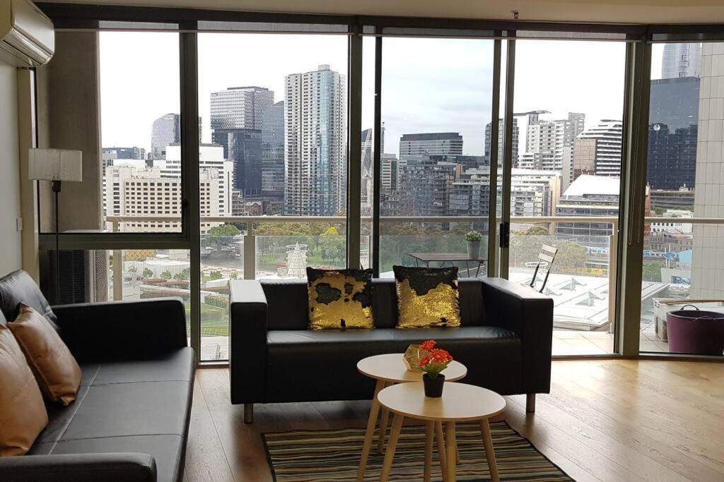 RiverView Spacious 3BR2Bath2Car WifiPoolGym Crown