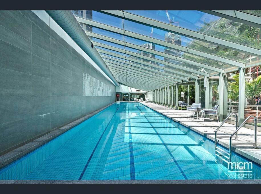 RiverView Spacious 3BR2Bath2Car WifiPoolGym Crown