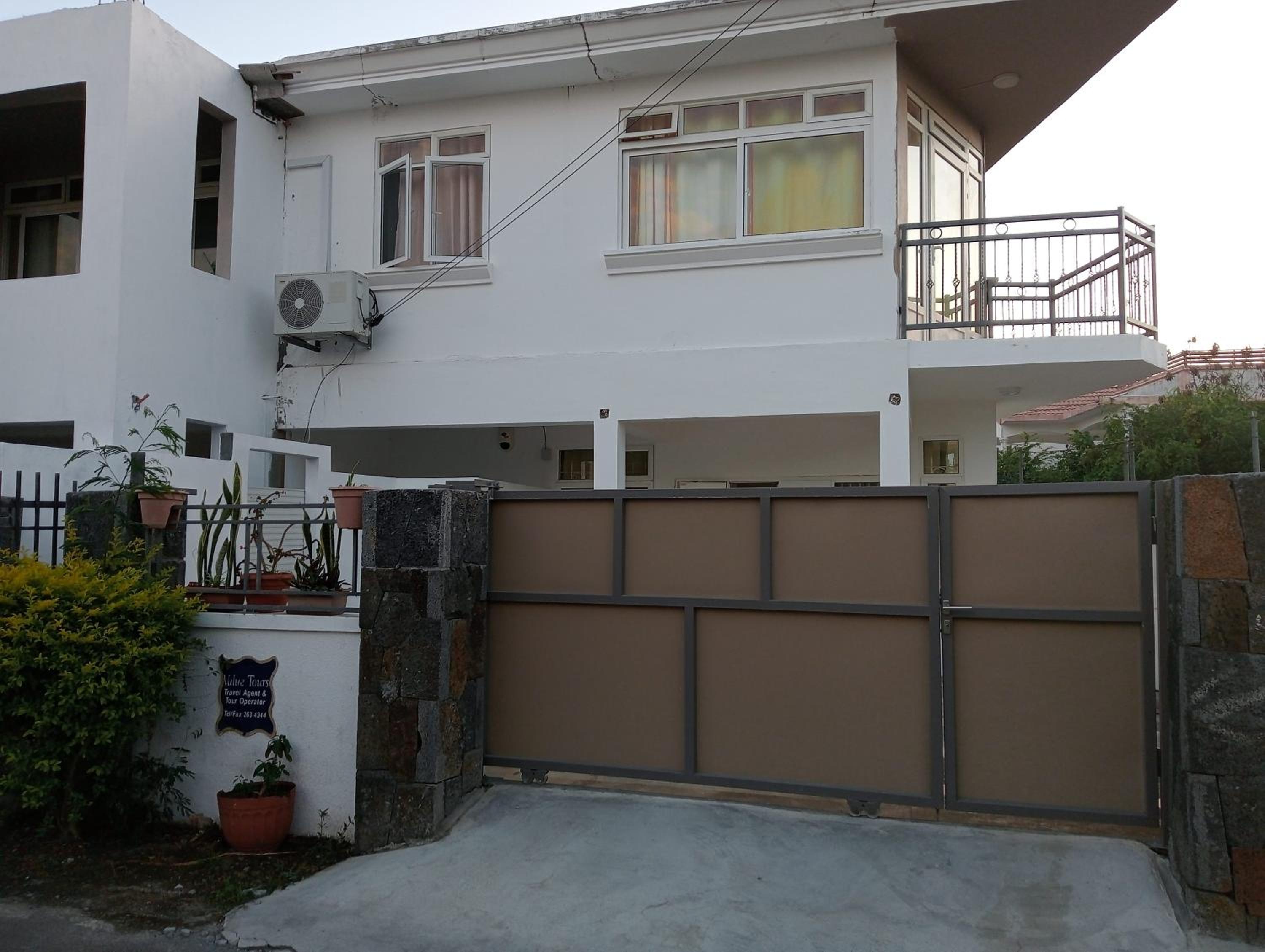 Chetty Tourist Residence