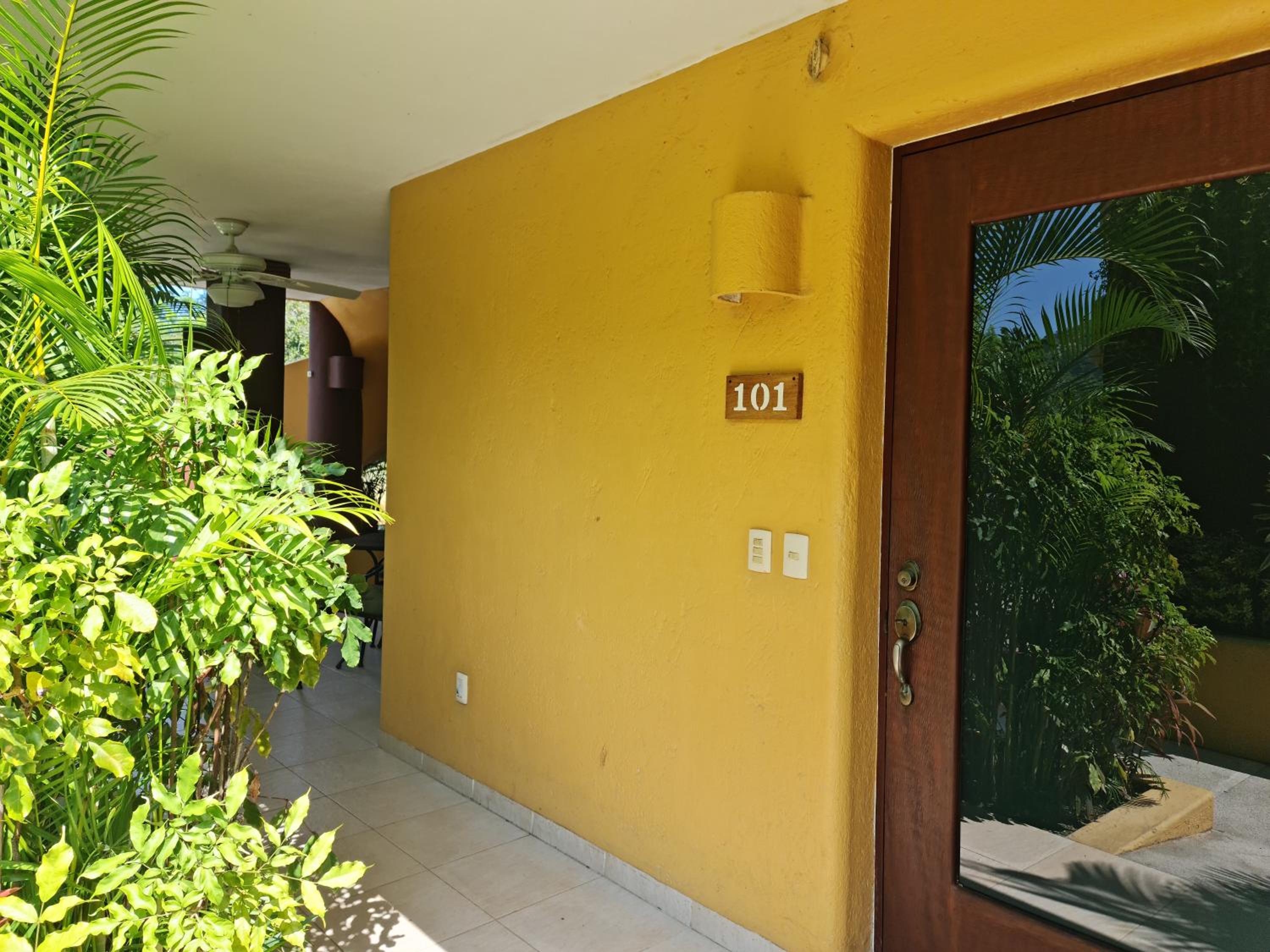 " Los Mangos" 2 bedroom 2 Bathroom appartment at walking distance from the beach view 4