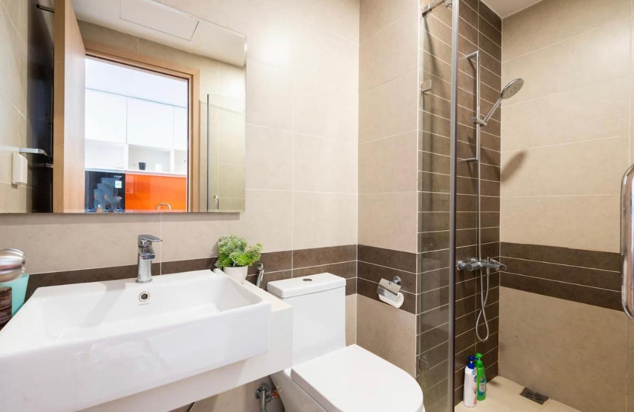 Rivergate Residence canal view studio