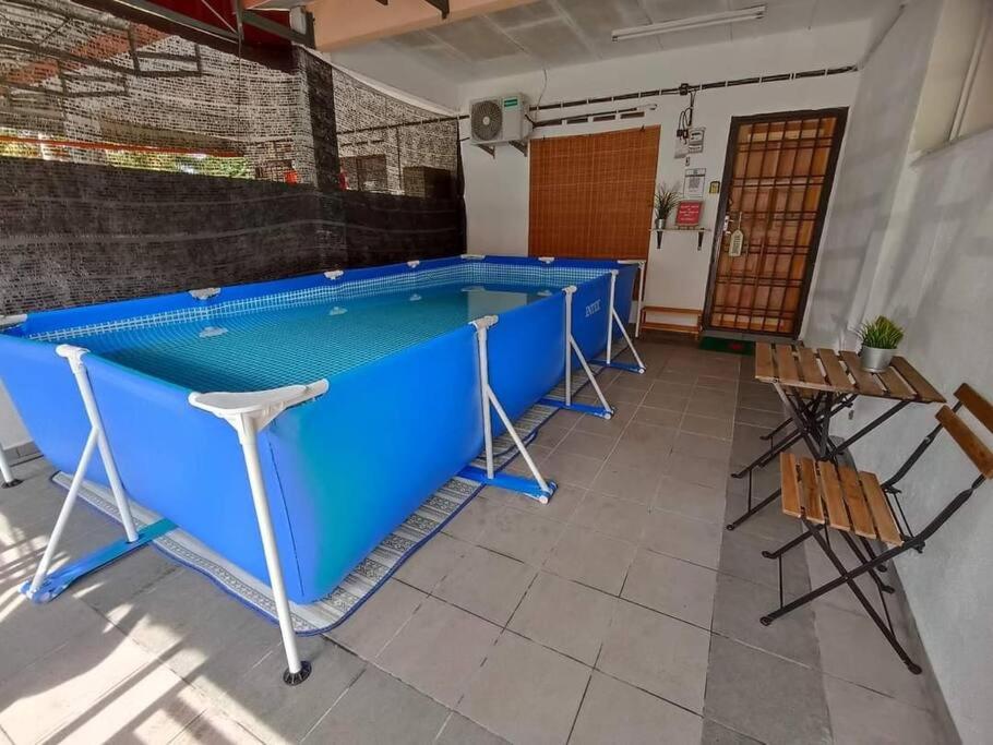 Syifah Homestay Pagoh - Private Pool , WiFi , NetFlix photo 4