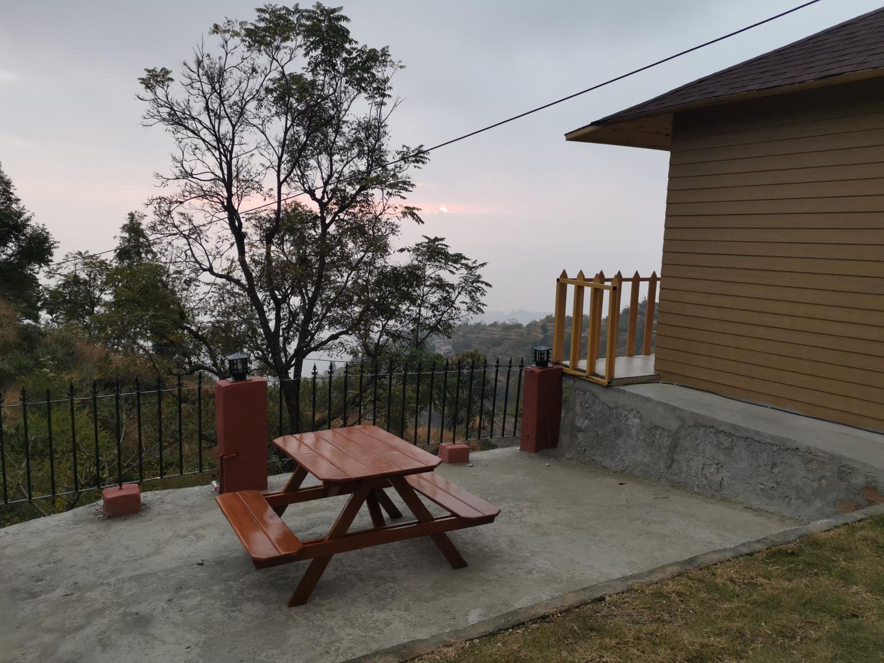 Wooden Cottage by Mountain Homes- Lansdowne view 3