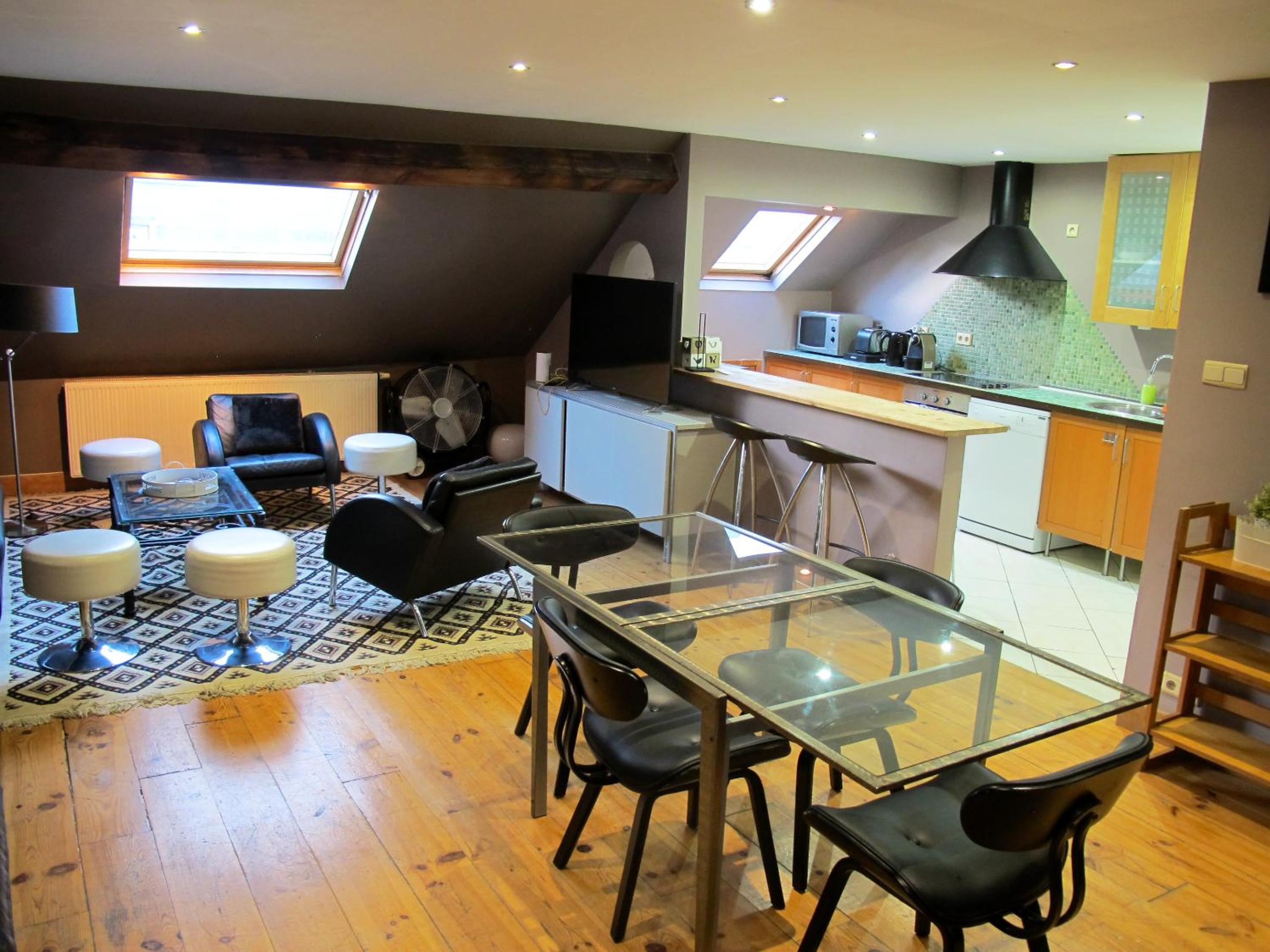 Spacious apartment in Brussels 100 m² with shared terrace