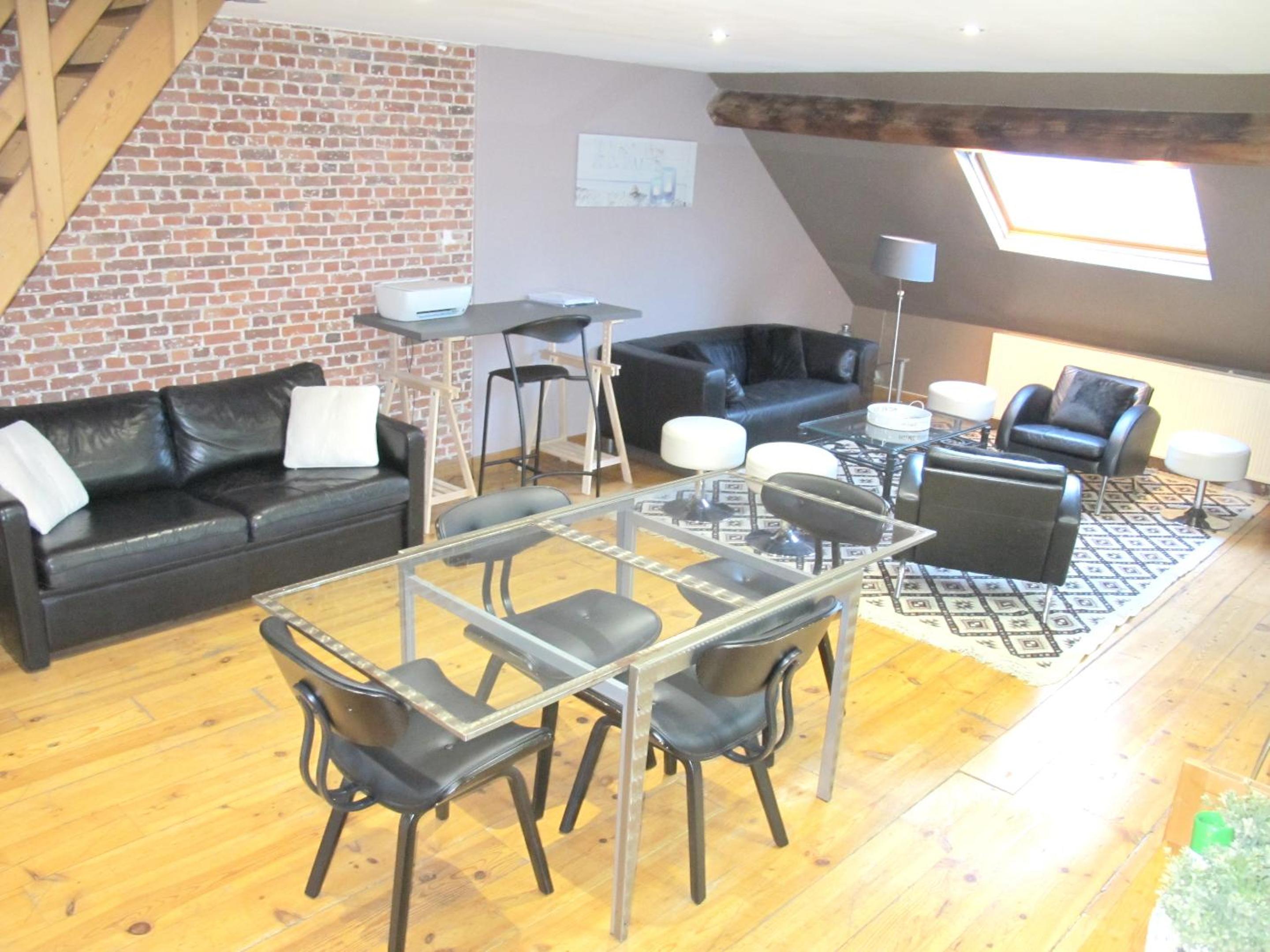 Spacious apartment in Brussels 100 m² with shared terrace
