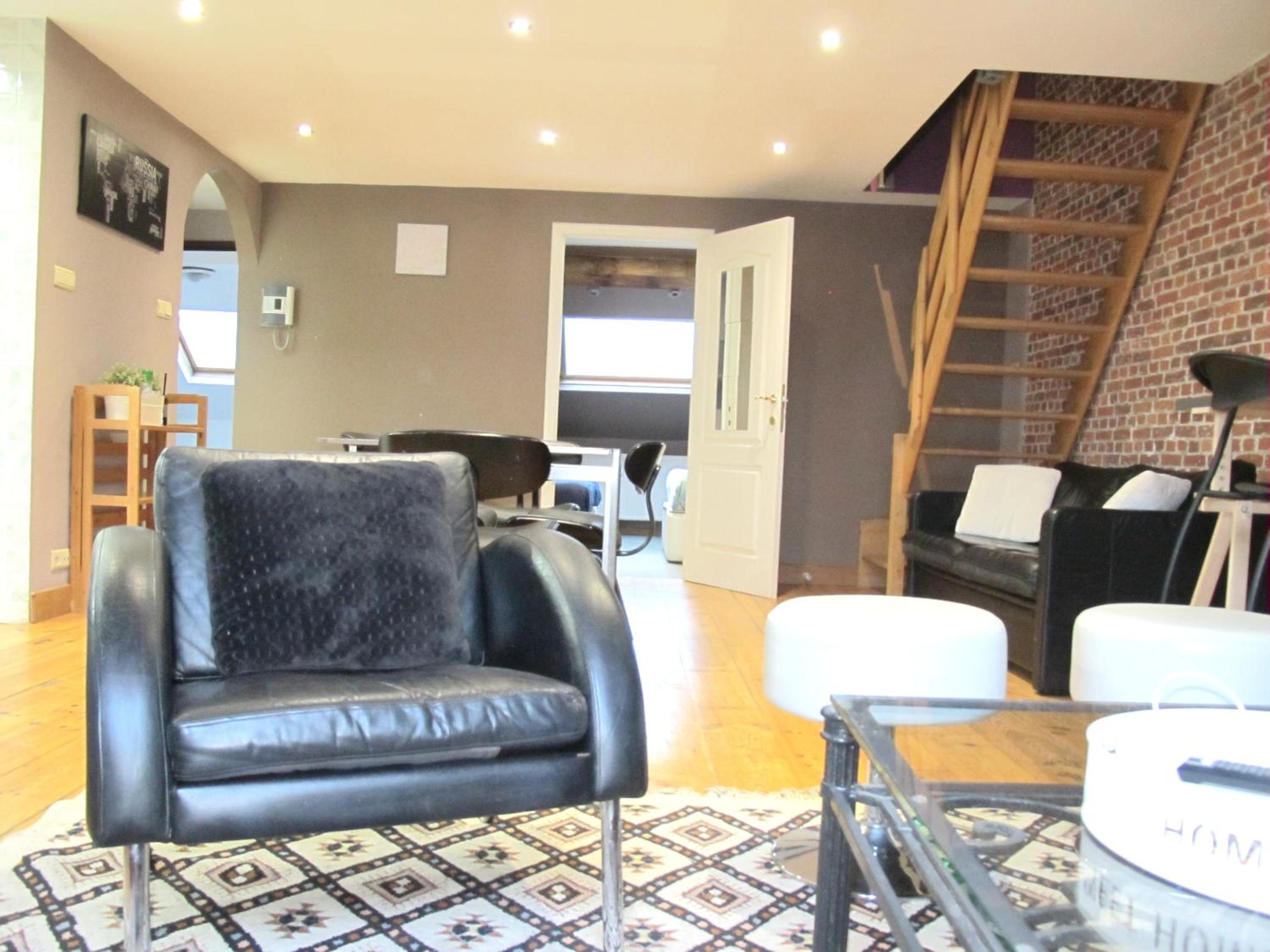 Spacious apartment in Brussels 100 m² with shared terrace