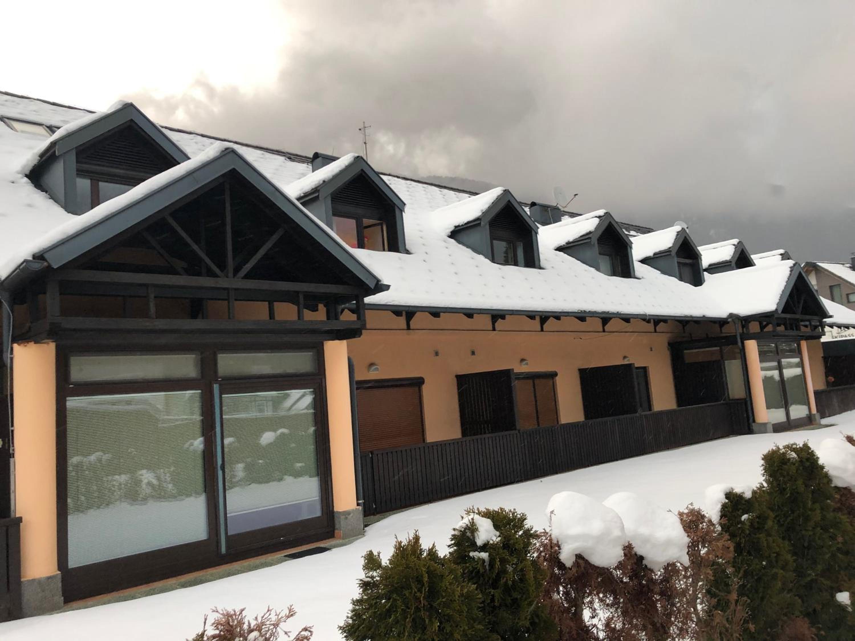 Sport & Sunny Cosy Alpine Retreat view 3