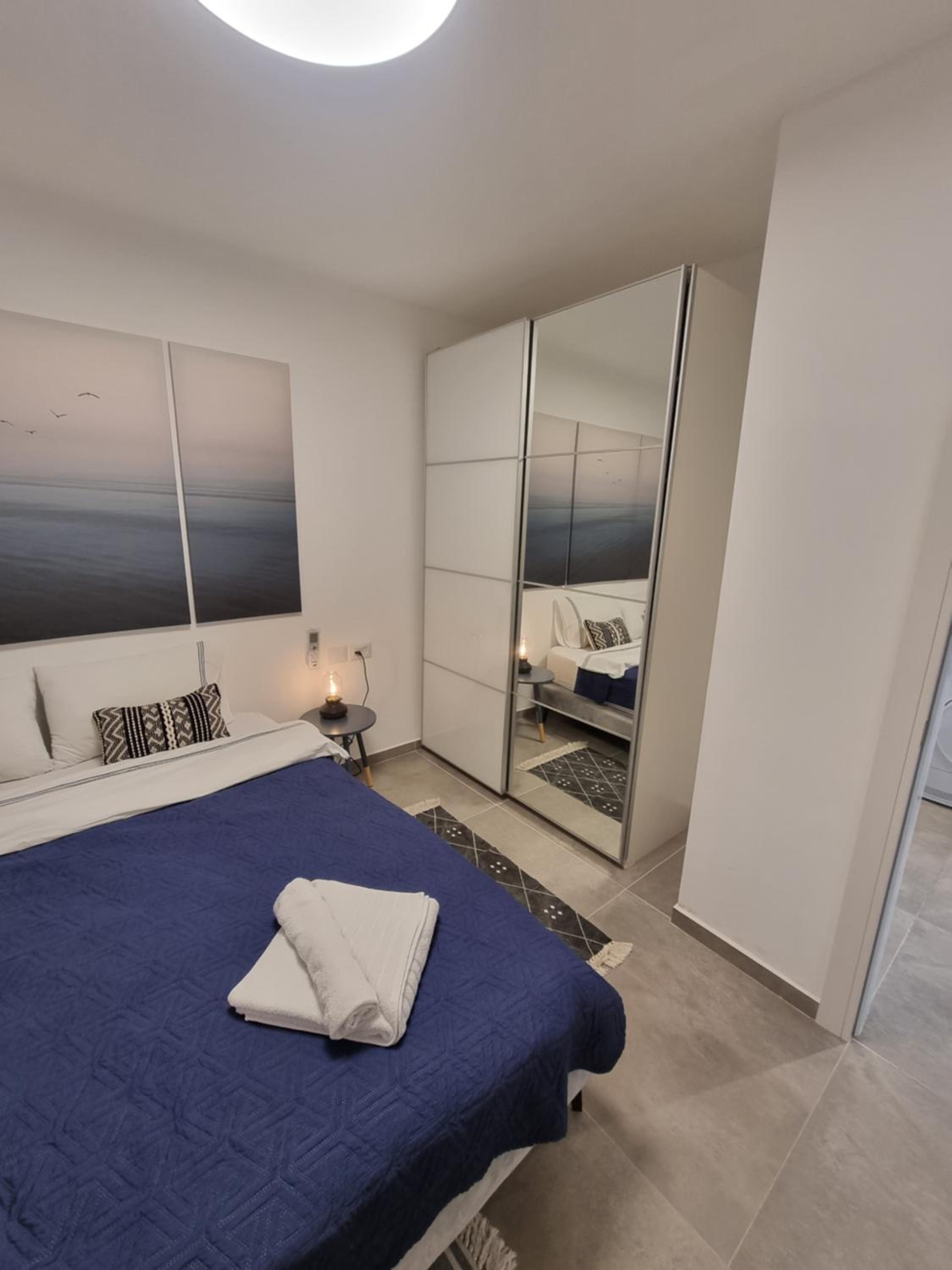 Beautiful 2-Bedroom Sea-View apartment