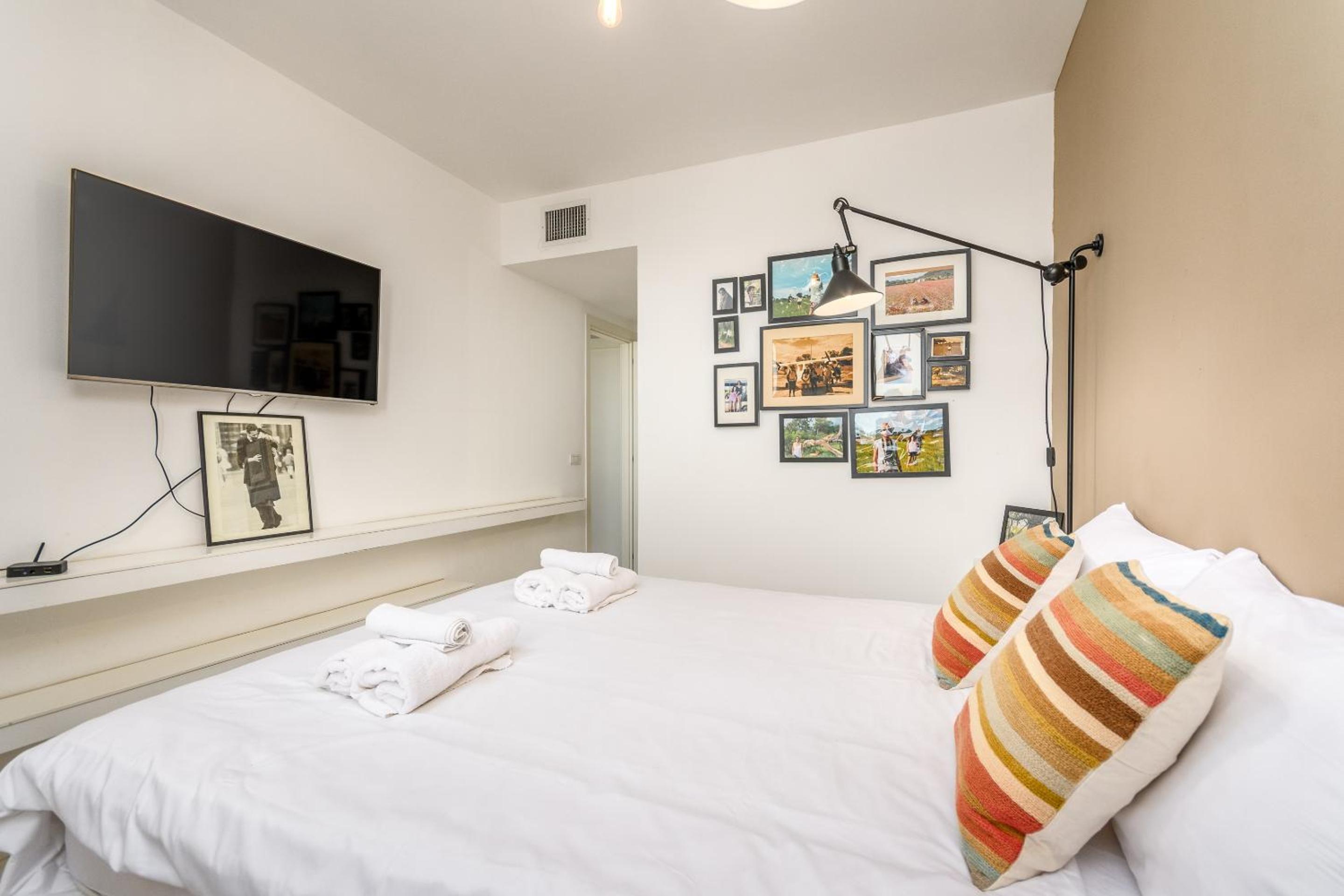Spacious 3 BDR in Florentine view 3