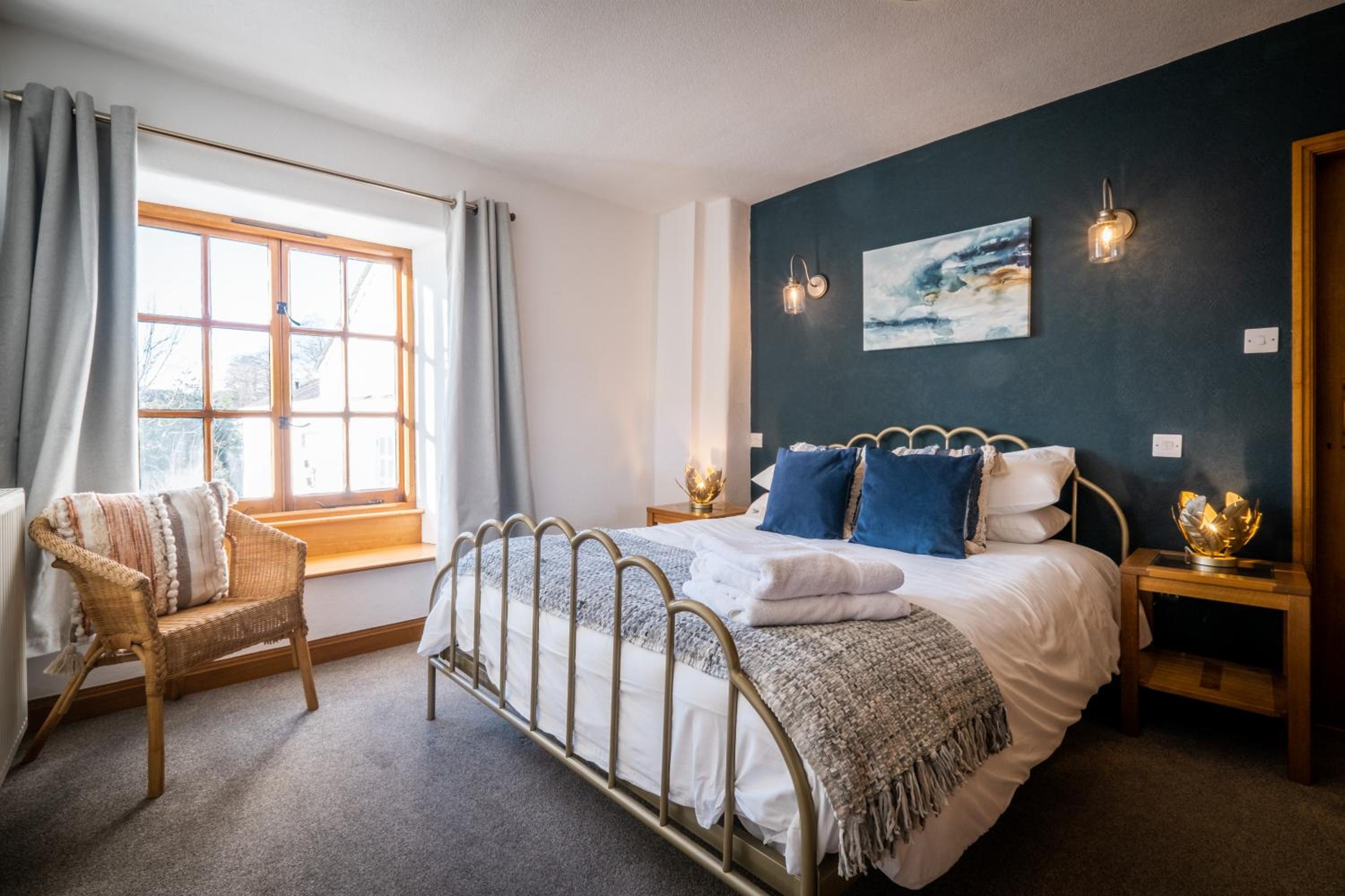 Stunning cottage Grade 2 listed with parking and Hot Tub view 5