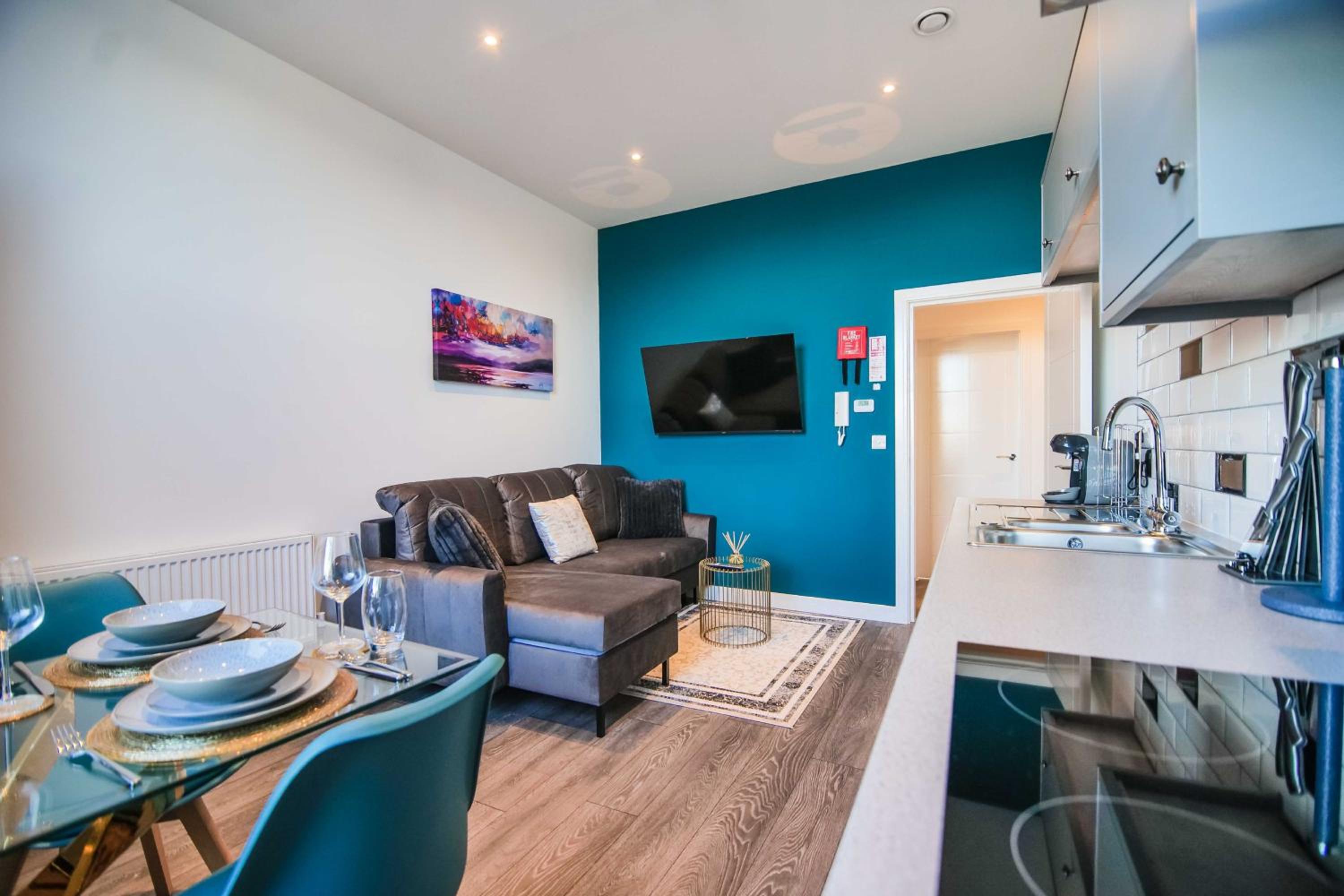 Apartment 3 - The Crescent view 3